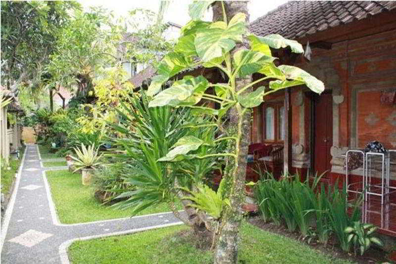 Warsa's Garden And Guest house 3*