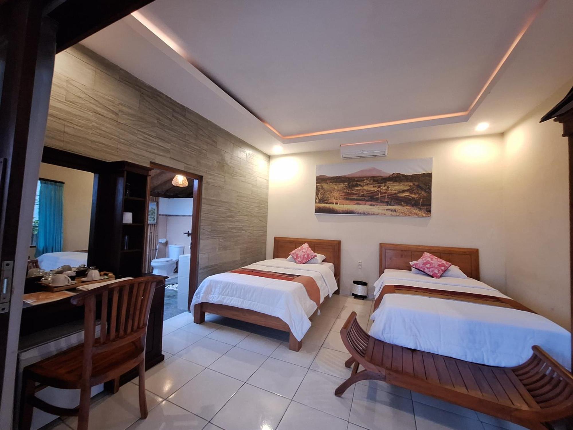 Frangipani & Restaurant Guest house Seraya