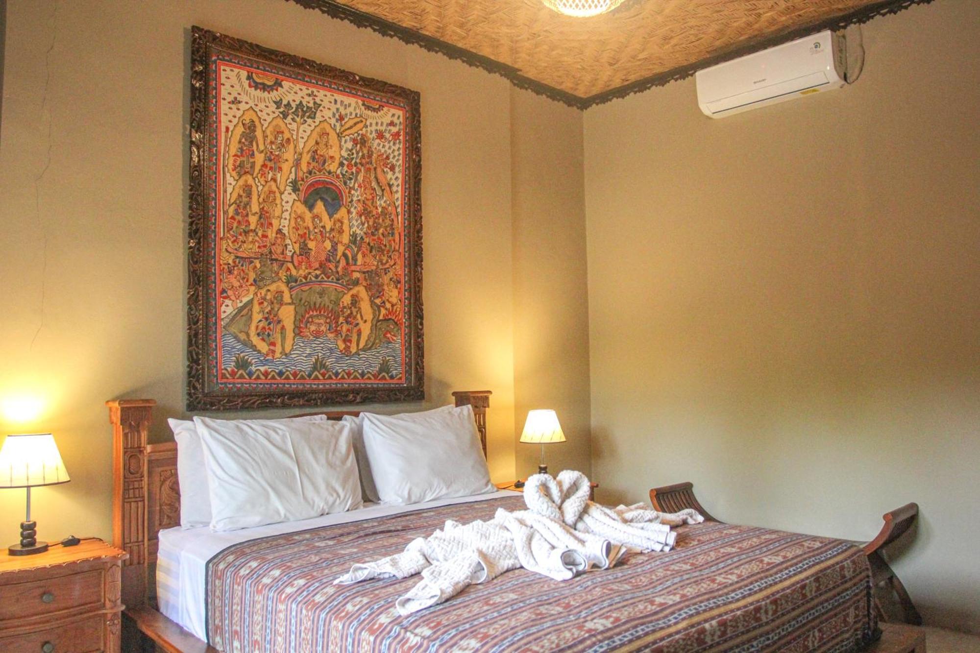 Temple Cafe & Hotel 2*
