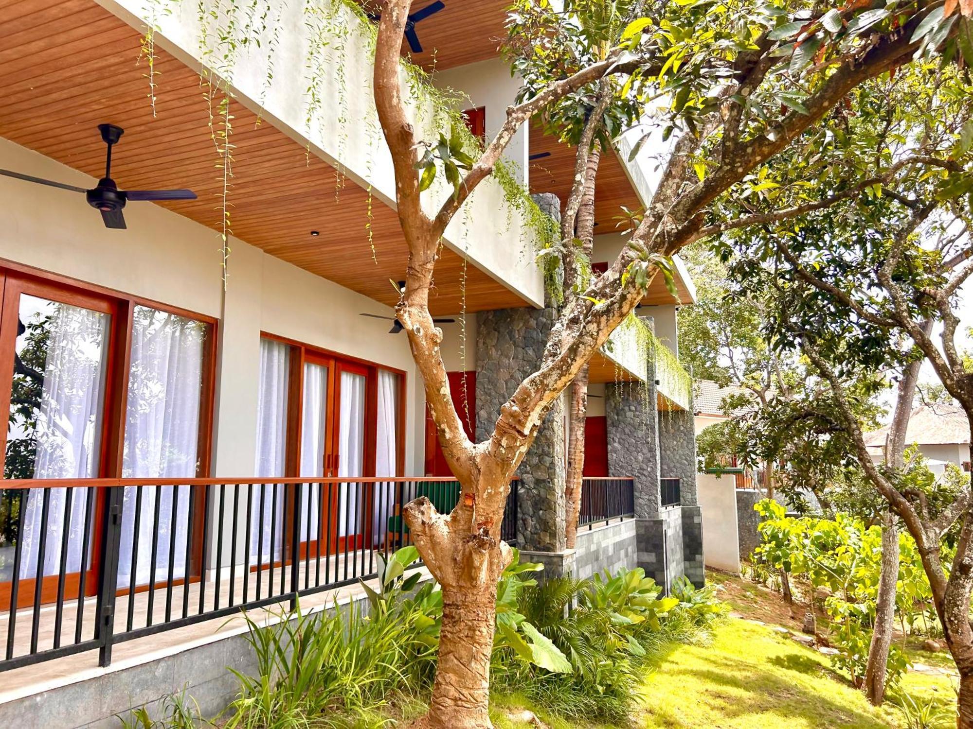 Resort Sanglung & 5*