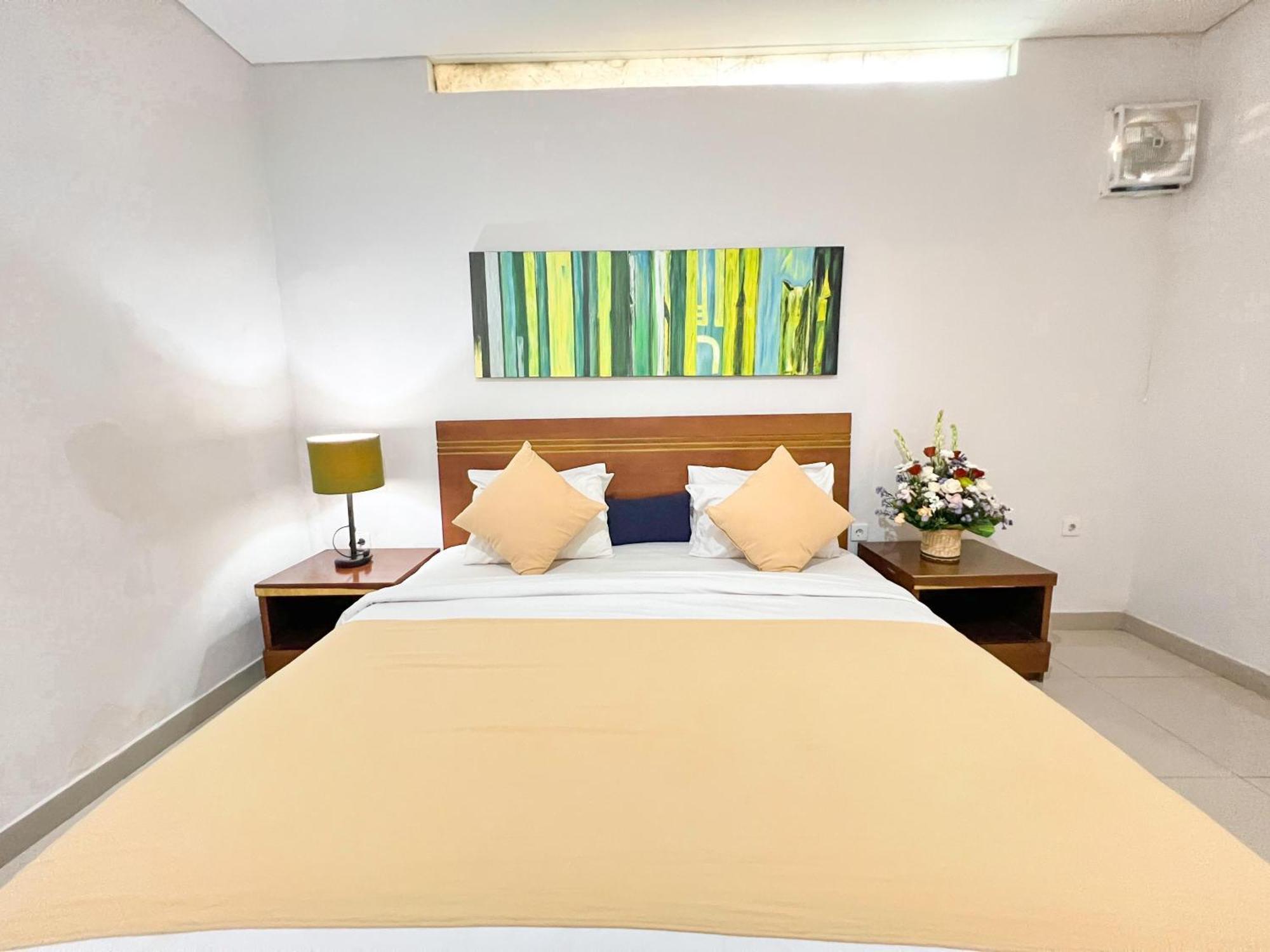 Apple & 4* Kerobokan (Bali)