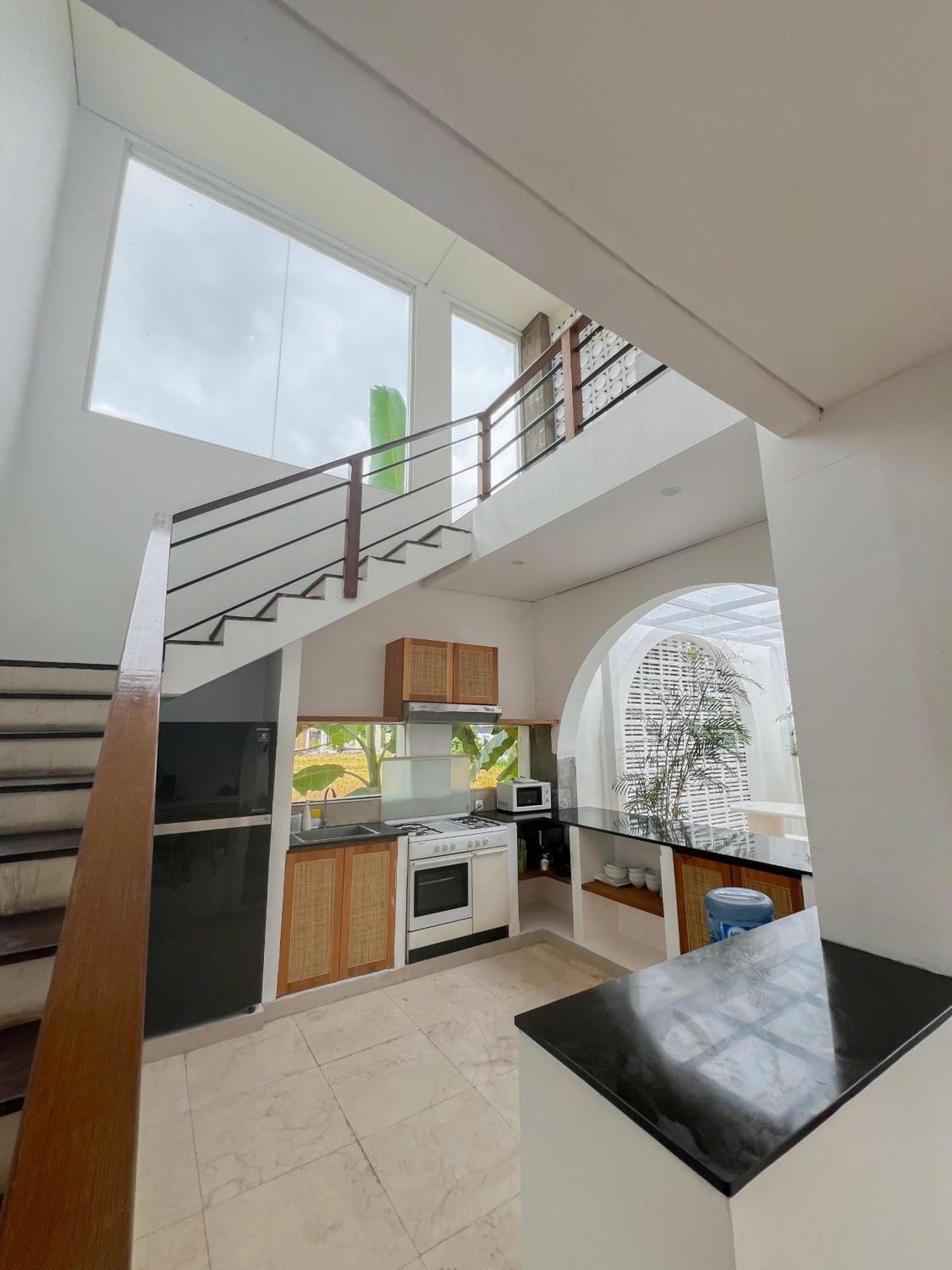 Apple & 4* Kerobokan (Bali)