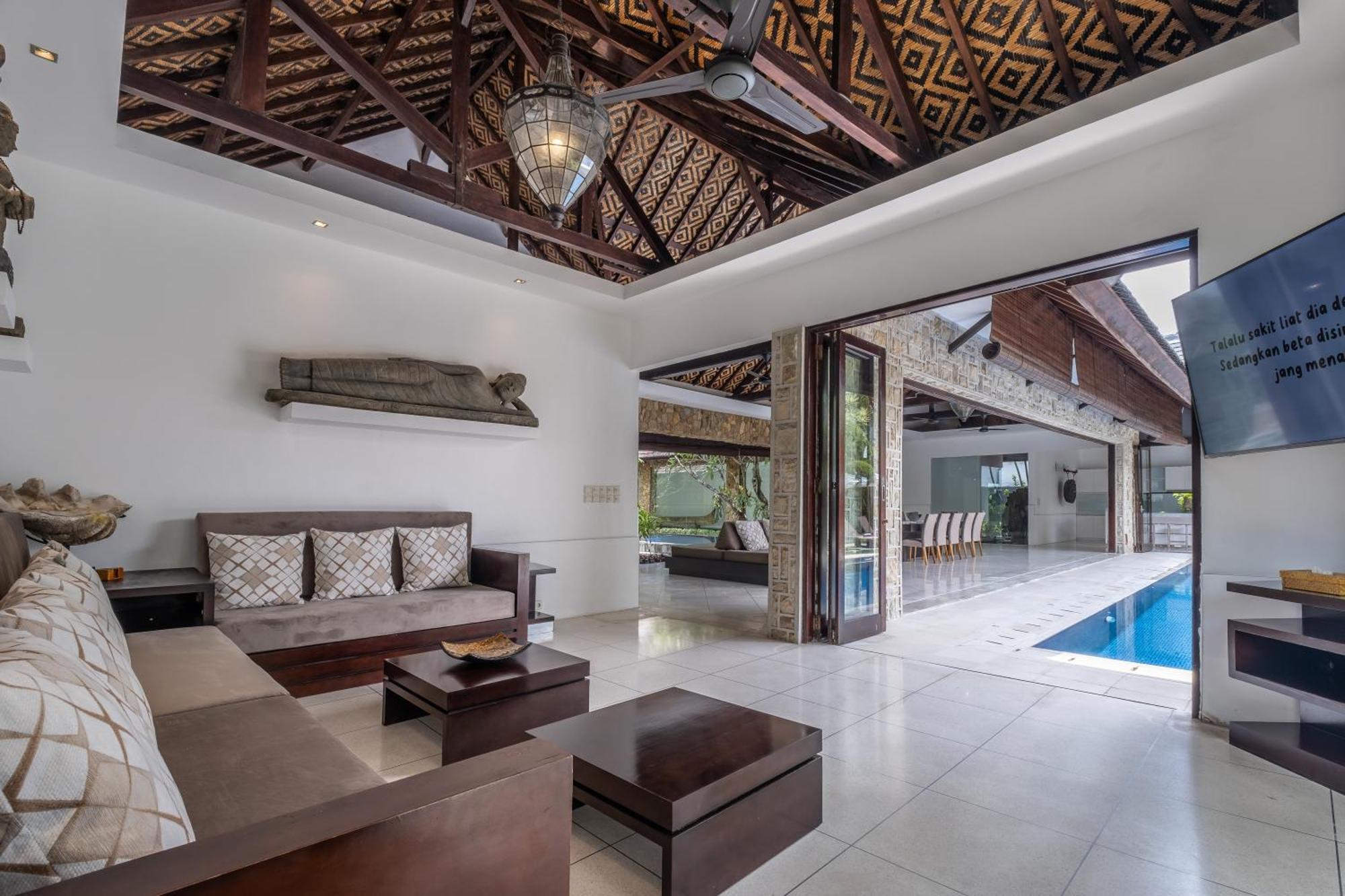 Samudra Raya Villa