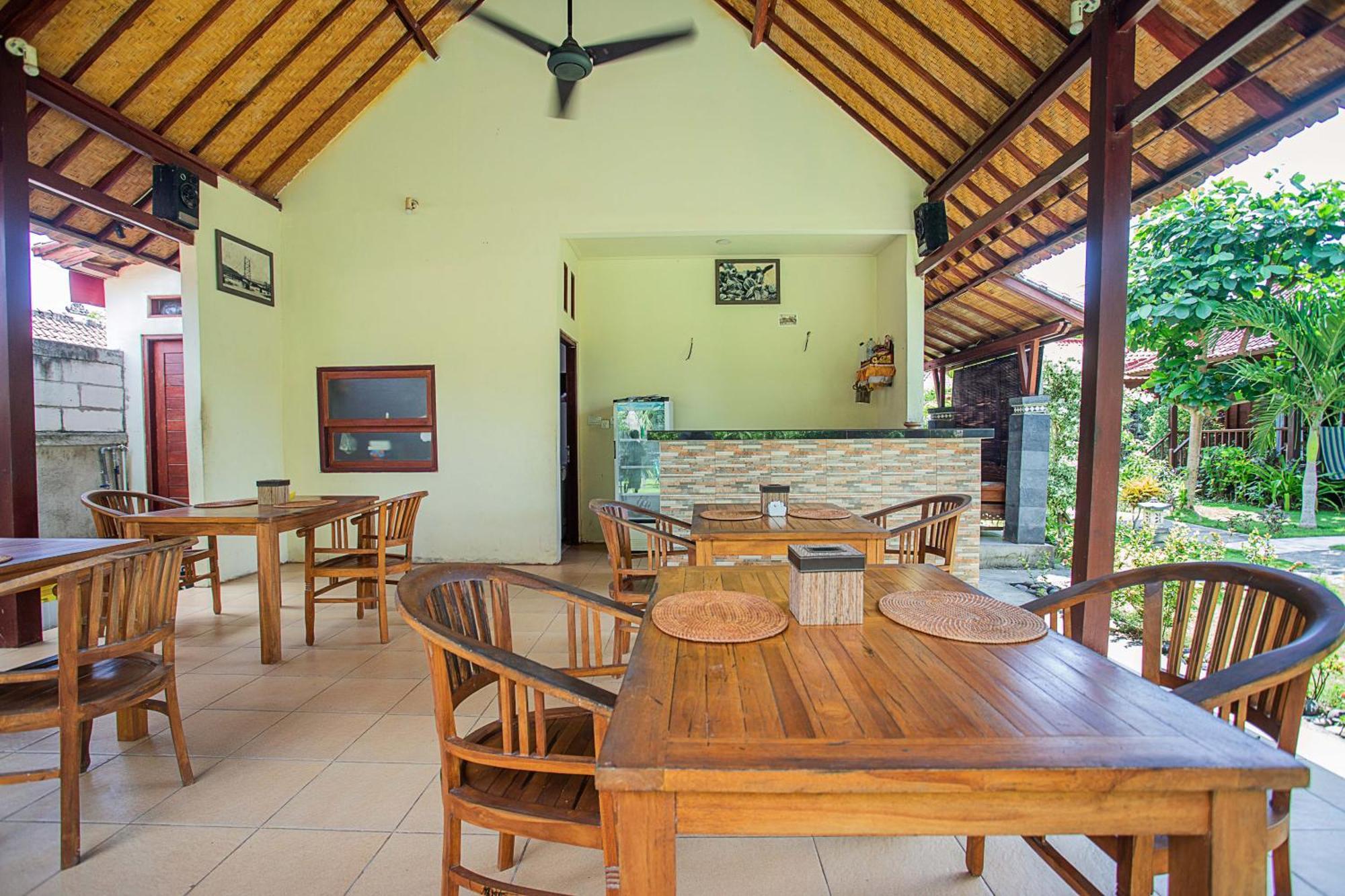 Hotel The Parnas 3*