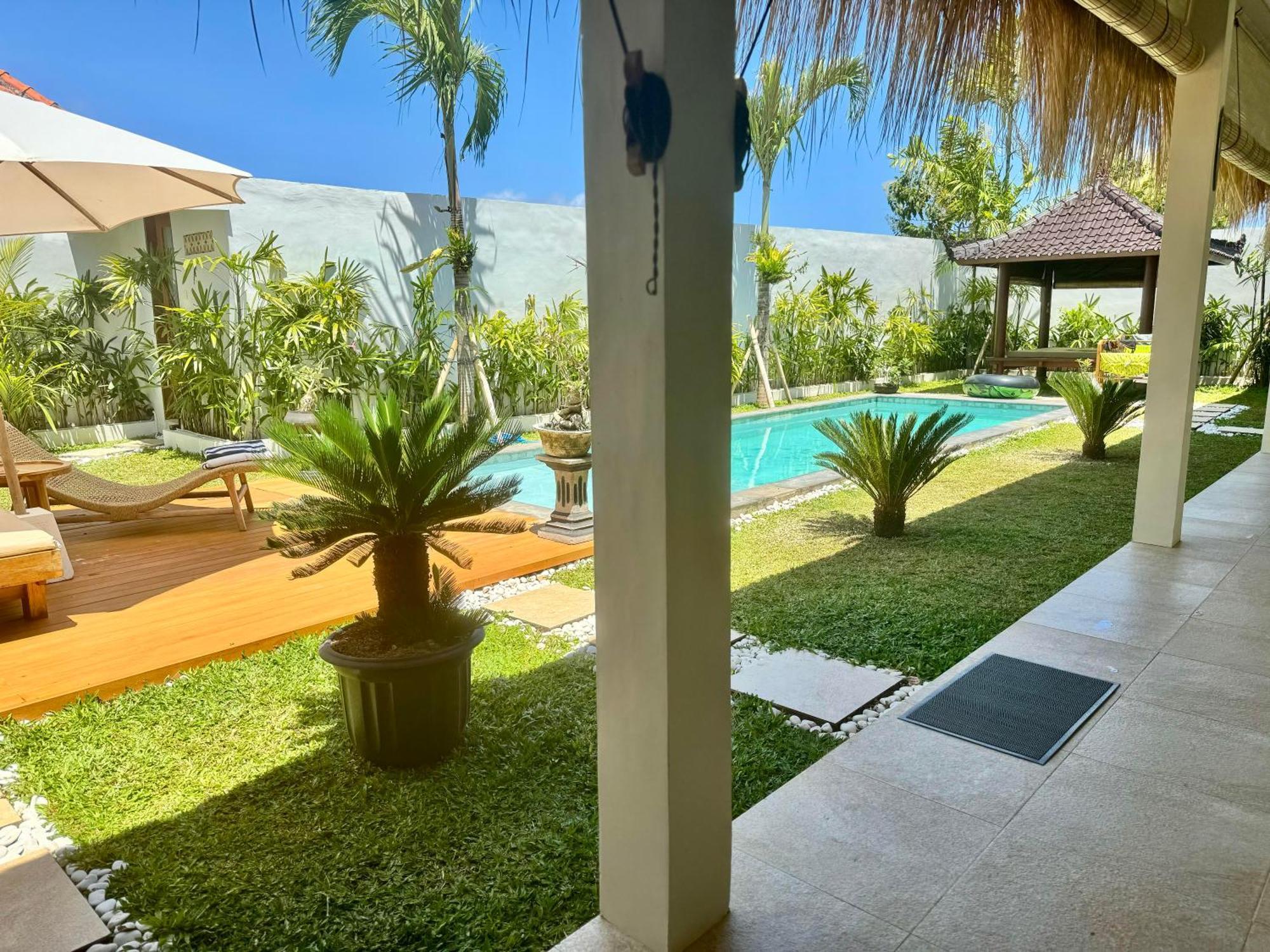 10 Rose Bali 3br Luxury Ungasan (Bali)