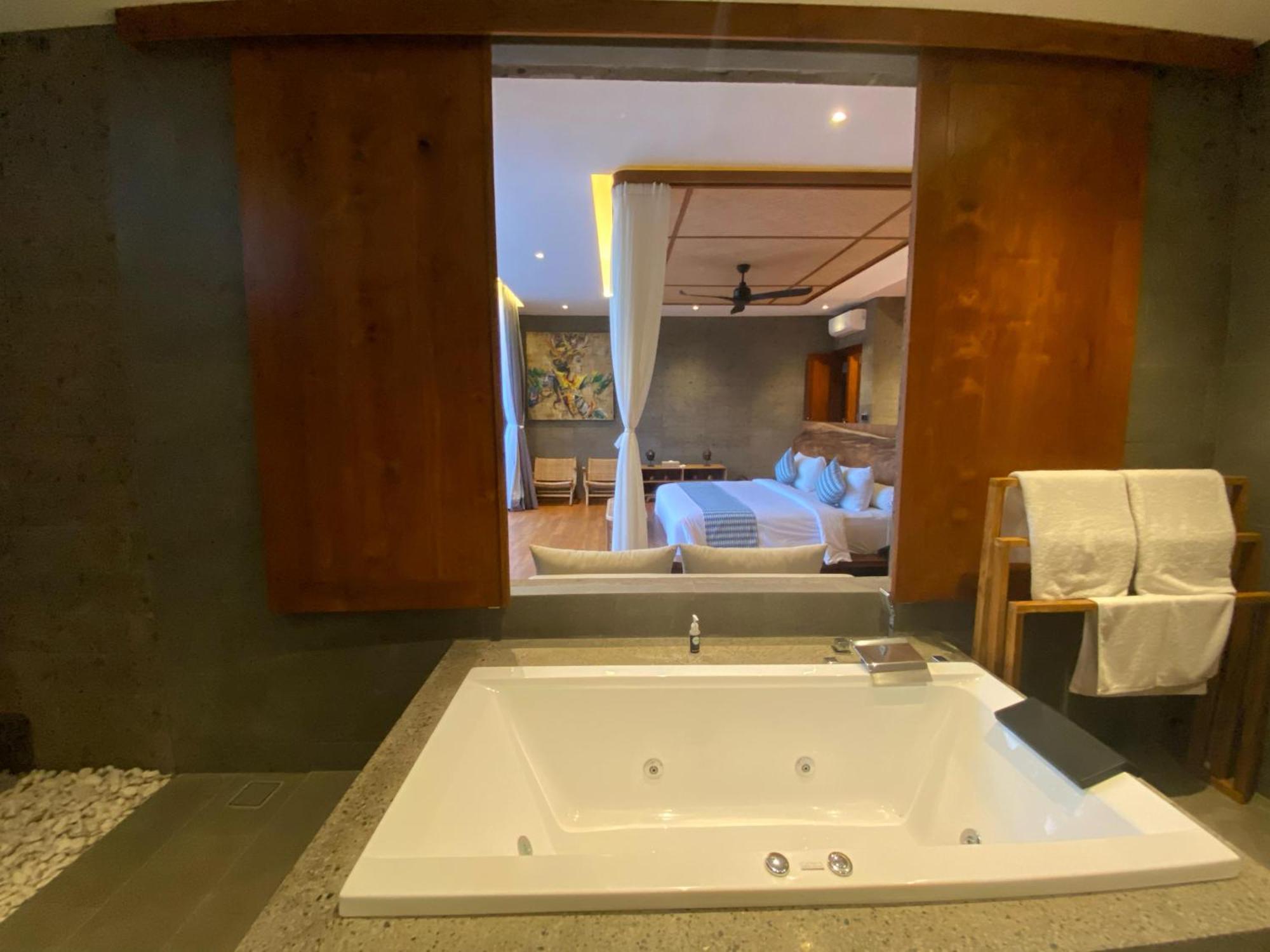 Kiss Bali Villa *