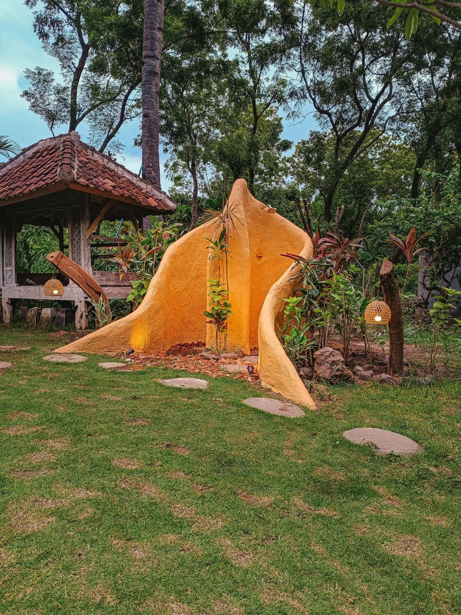 Alaya Lodge