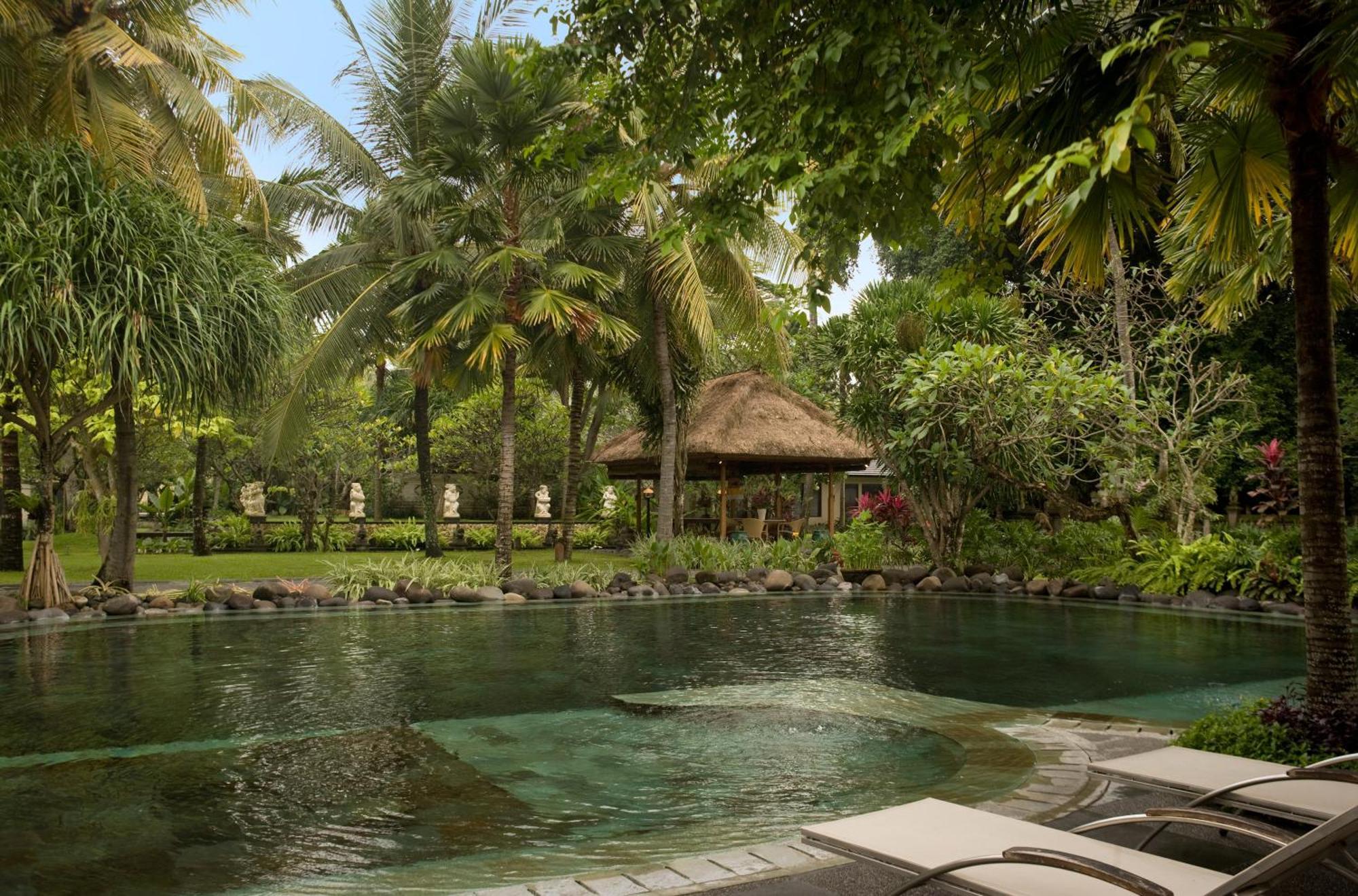 Segara Village 4*
