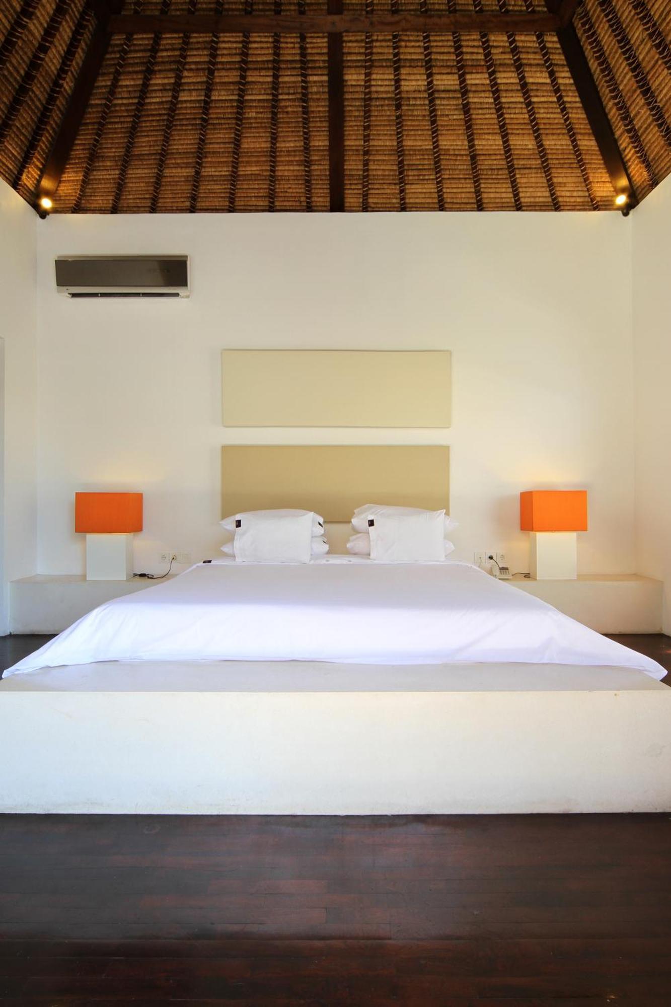 Bvilla Villa