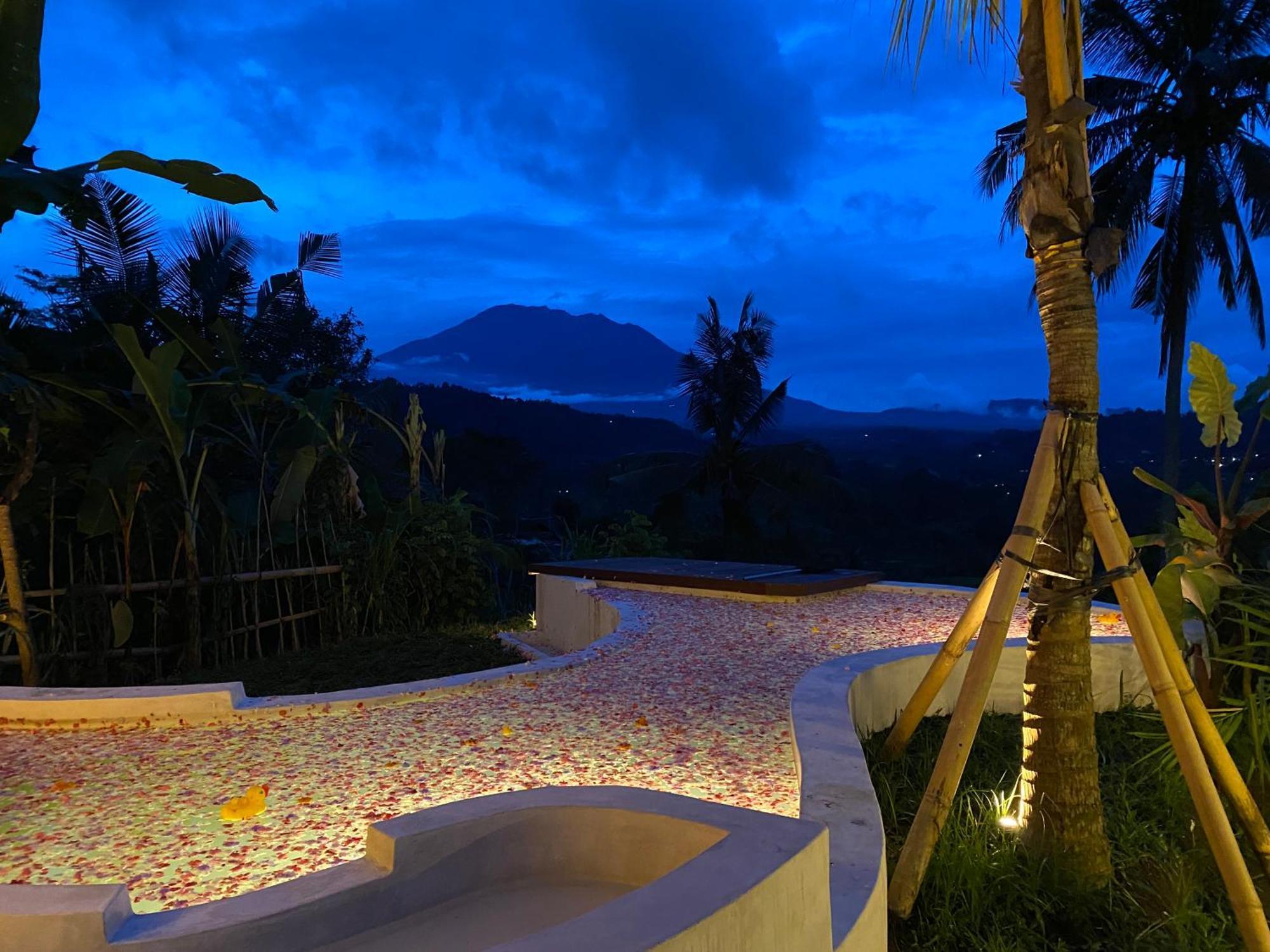 Gladak Di Uma Bali *