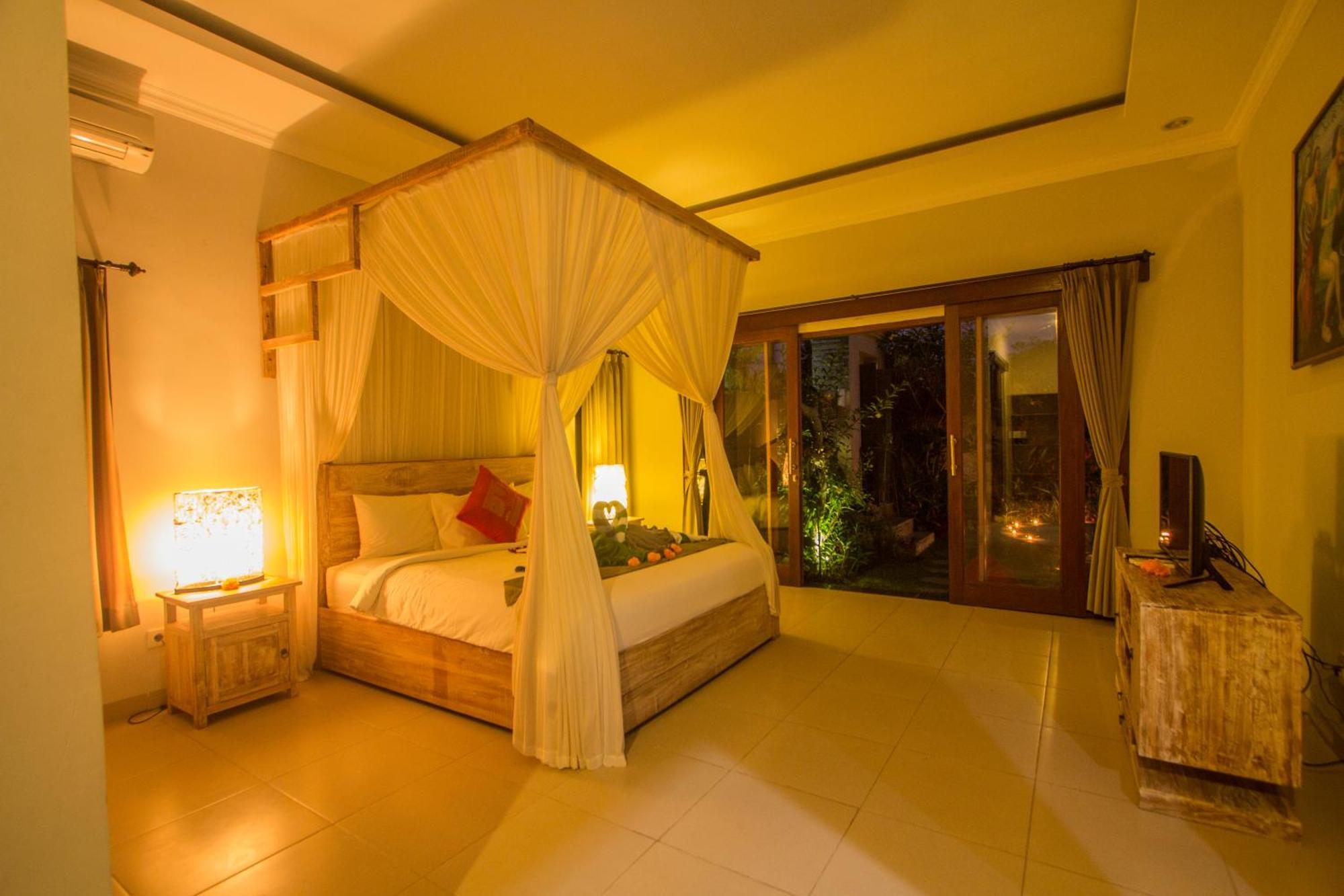 Villa Ratna *
