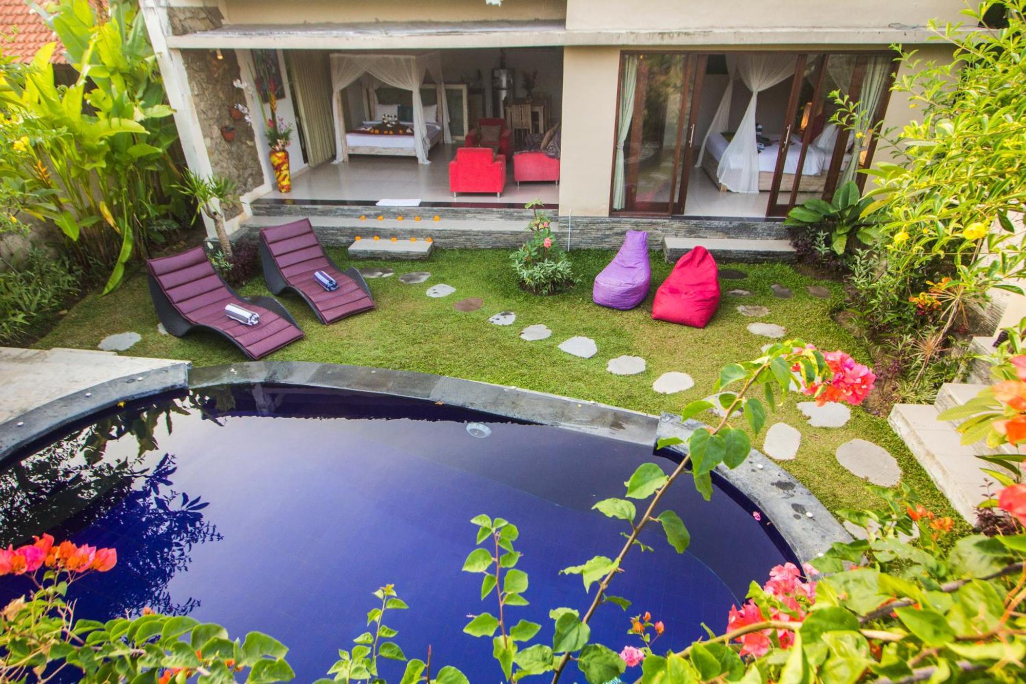 Villa Ratna *