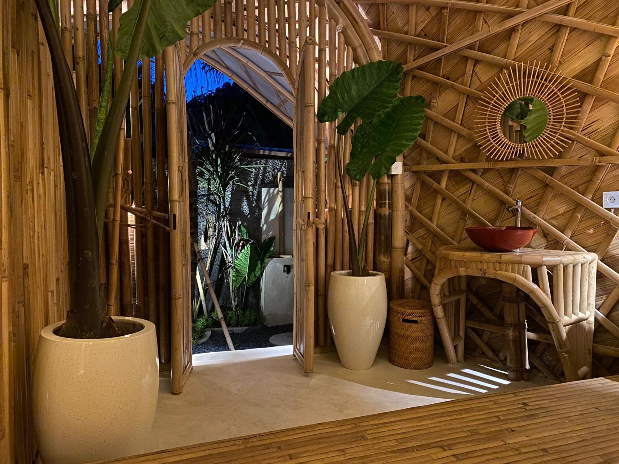 Gladak Di Uma Bali