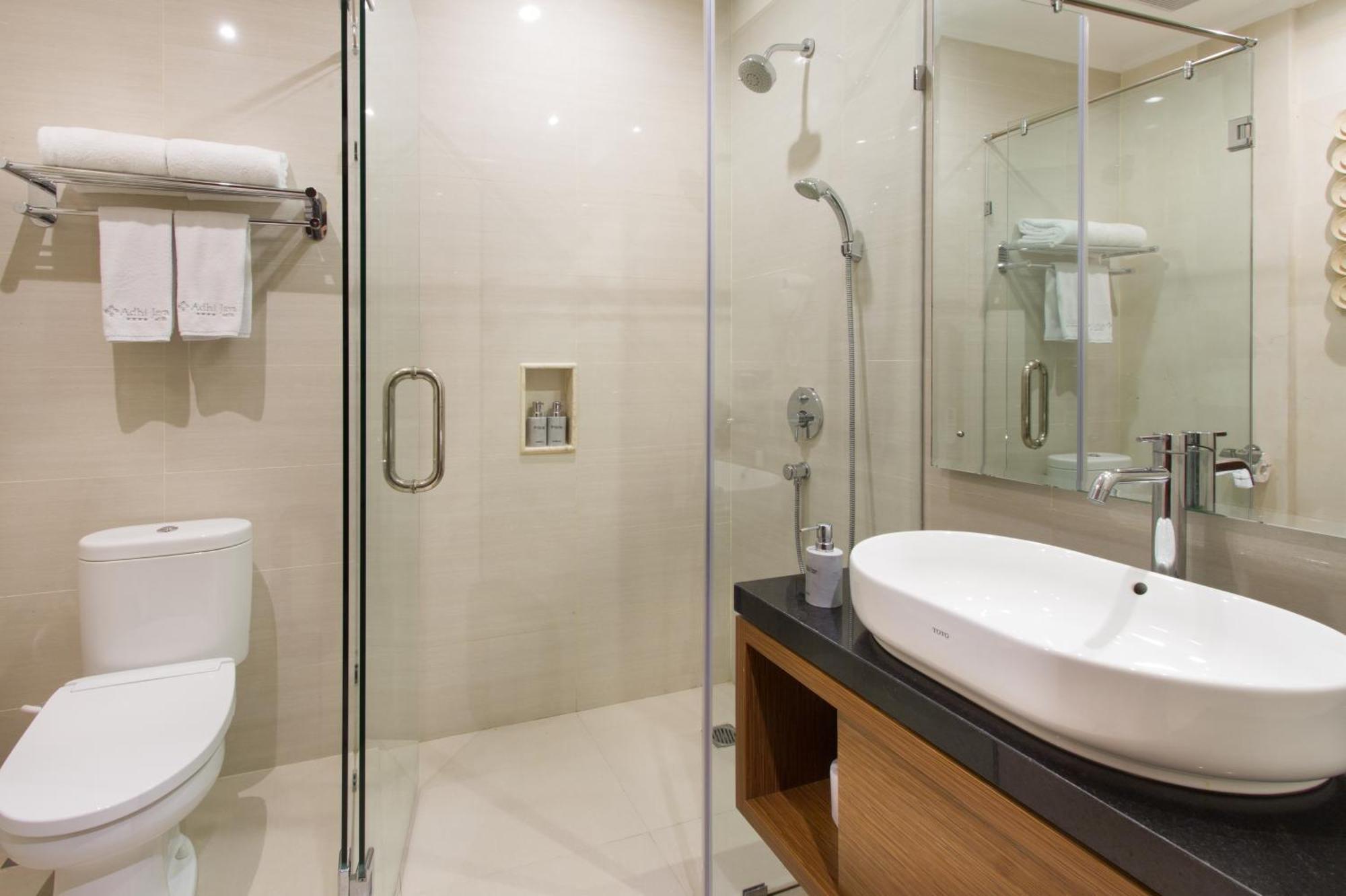 Hotel Adhi Jaya 4*