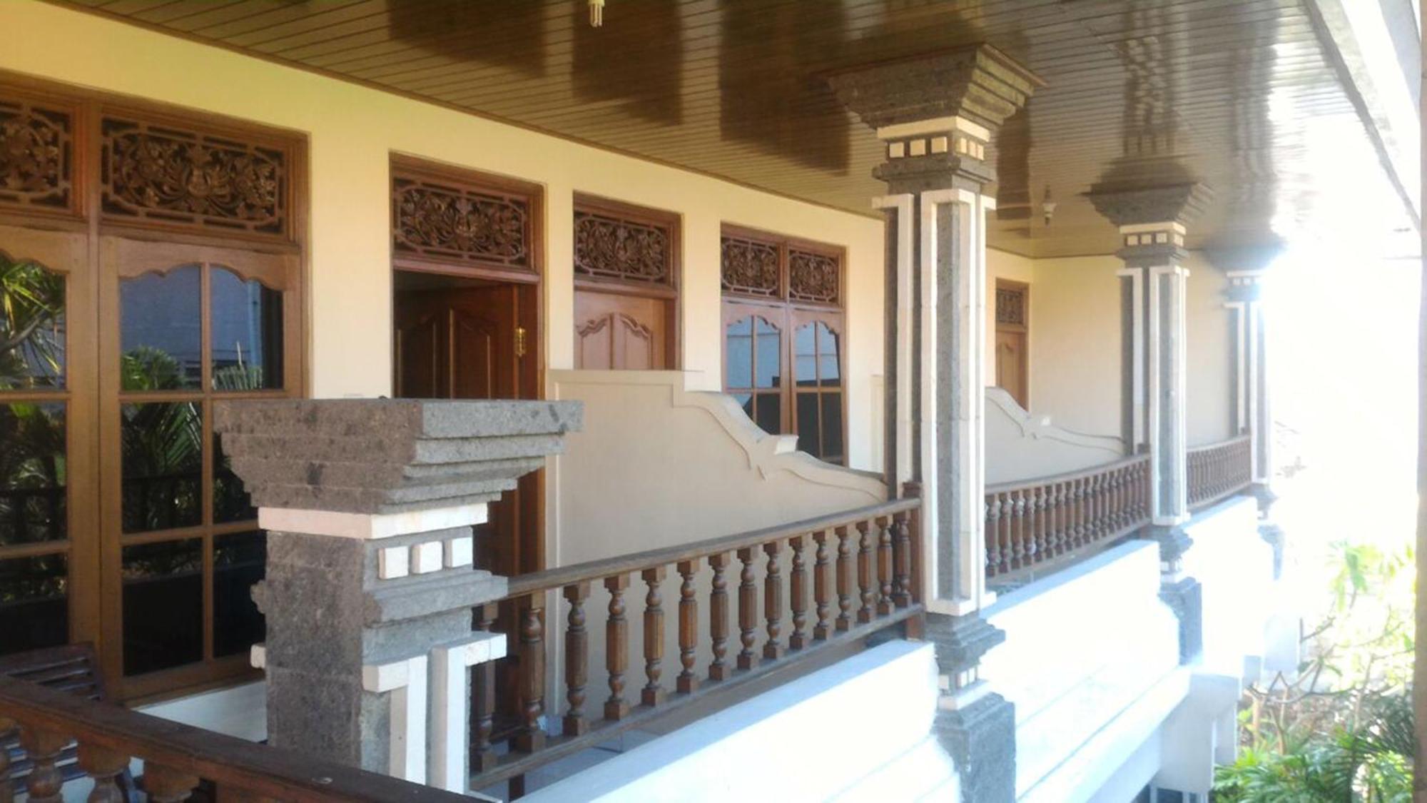 Adus 2* Legian (Bali)