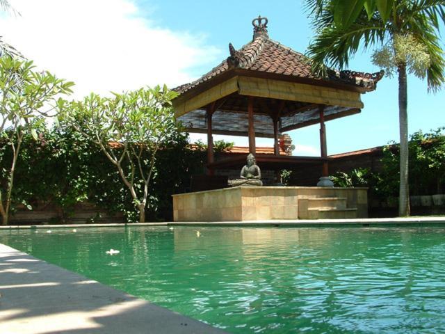 Puri Ayu 3*