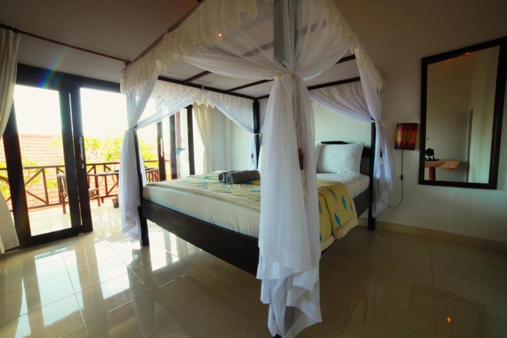 Warung Ary & Bed & Breakfast