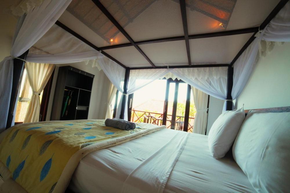 Warung Ary & Bed & Breakfast Amed (Bali)