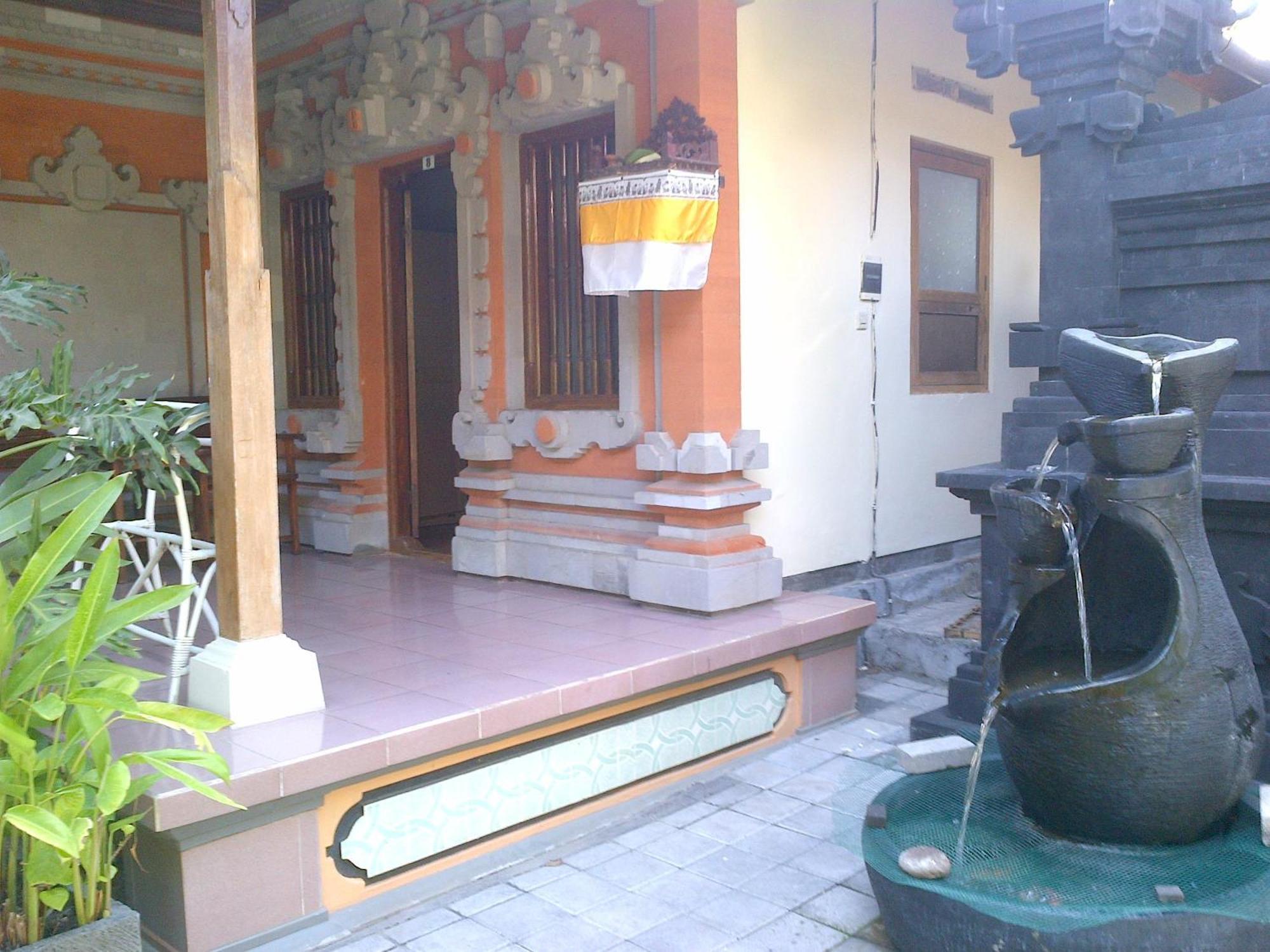 Adus Legian (Bali)