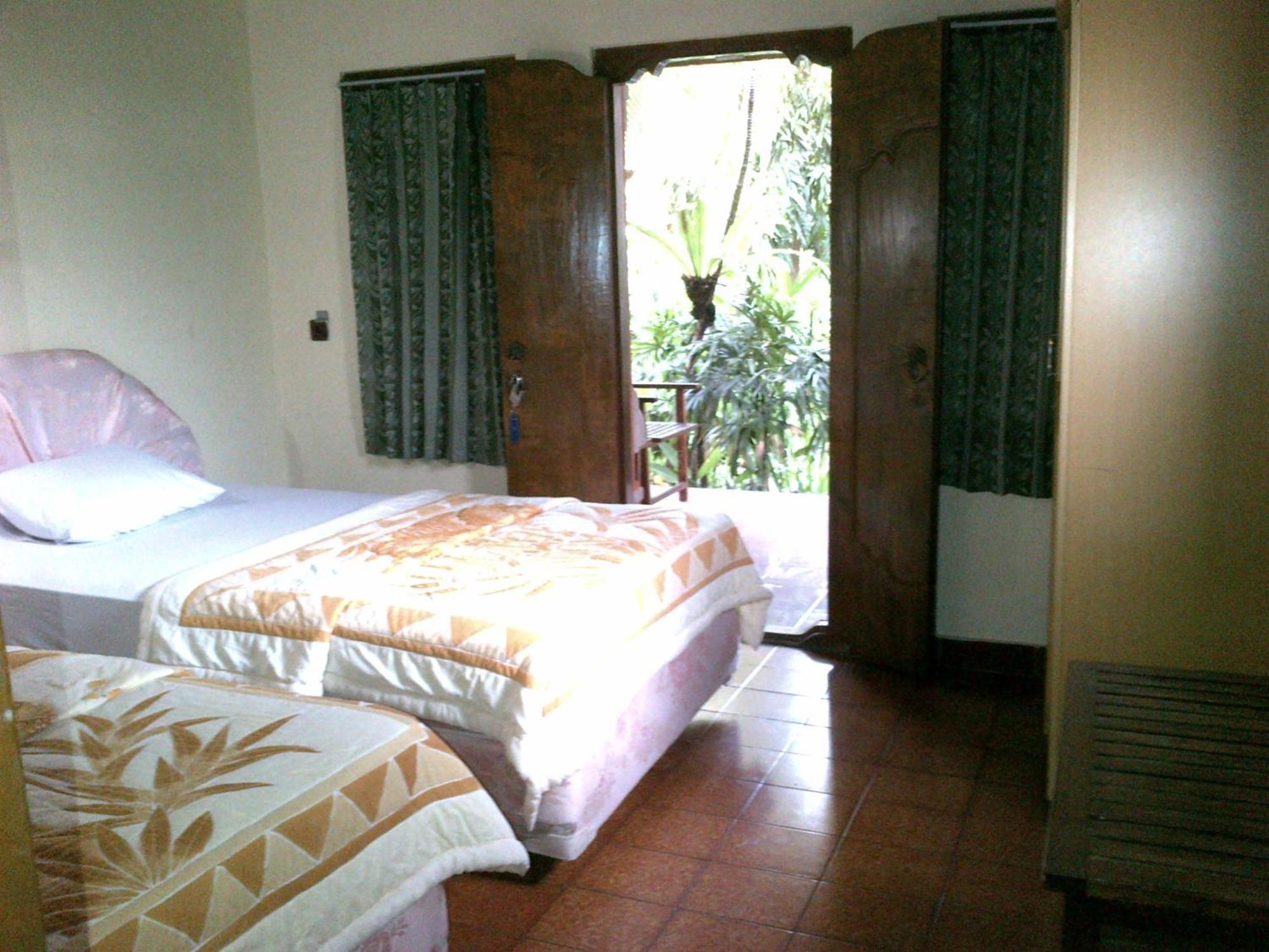 Adus Guest house 2*