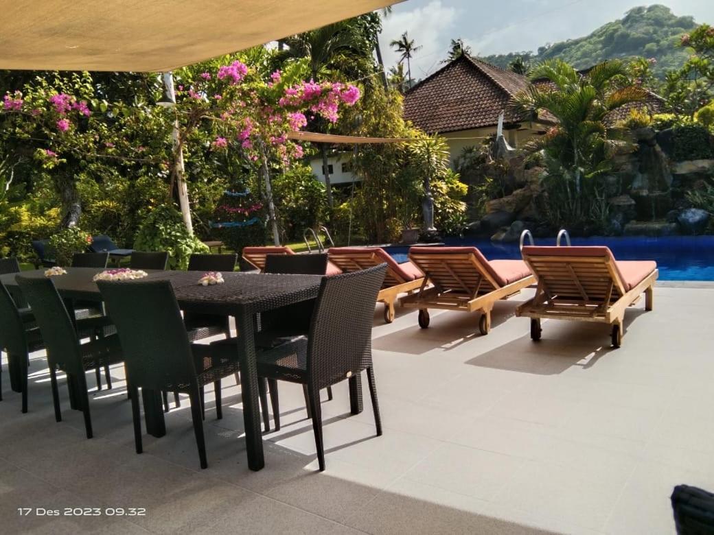 Kura Kura Villa *