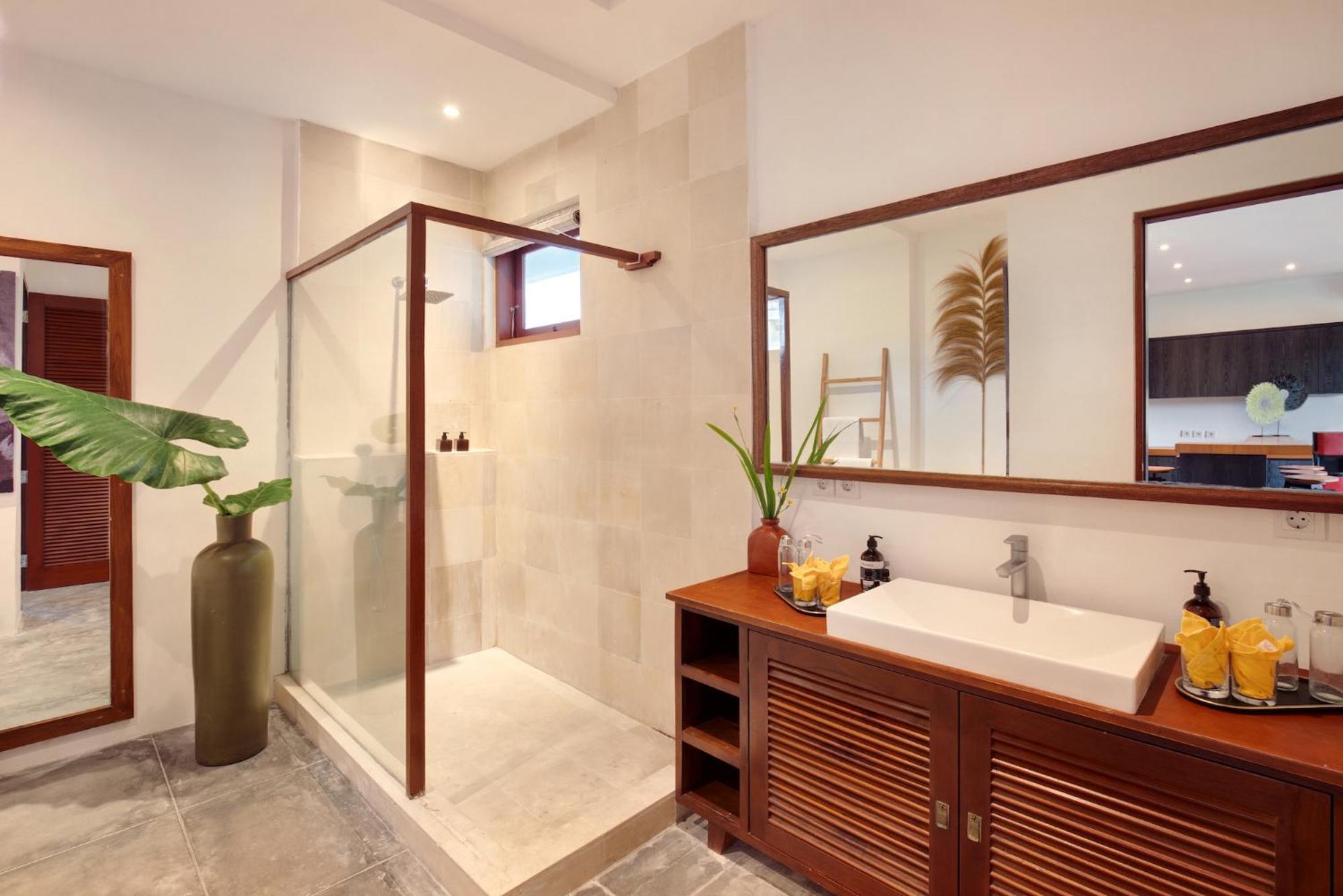 Think Know - Think Again! Stunning Large Luxxe 7bed
