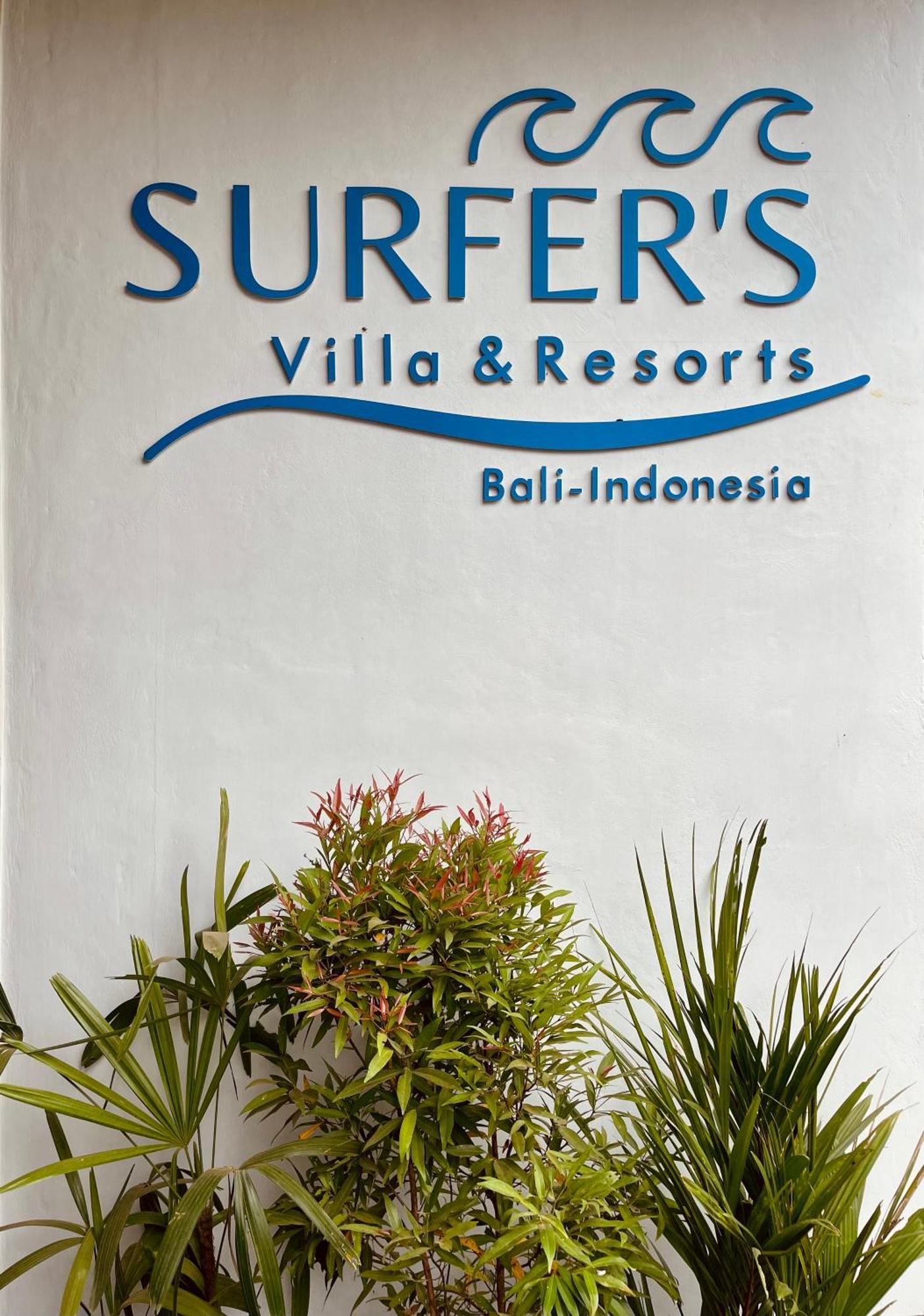 Surfers And Medewi * Jembrana (Bali)