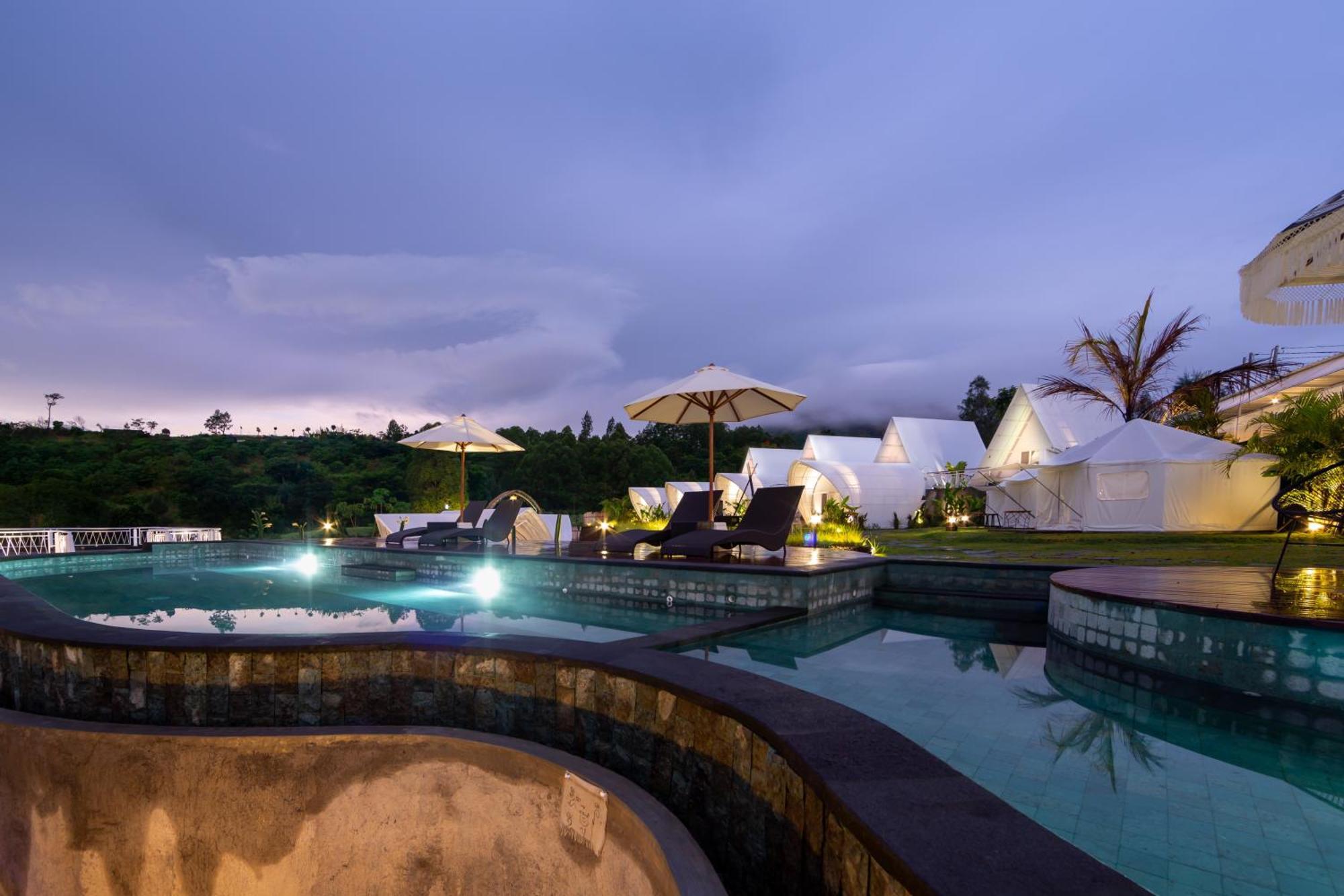 Luxury tent The Dewi Luxury Glamping And Natural Hotspring Kintamani (Bali)