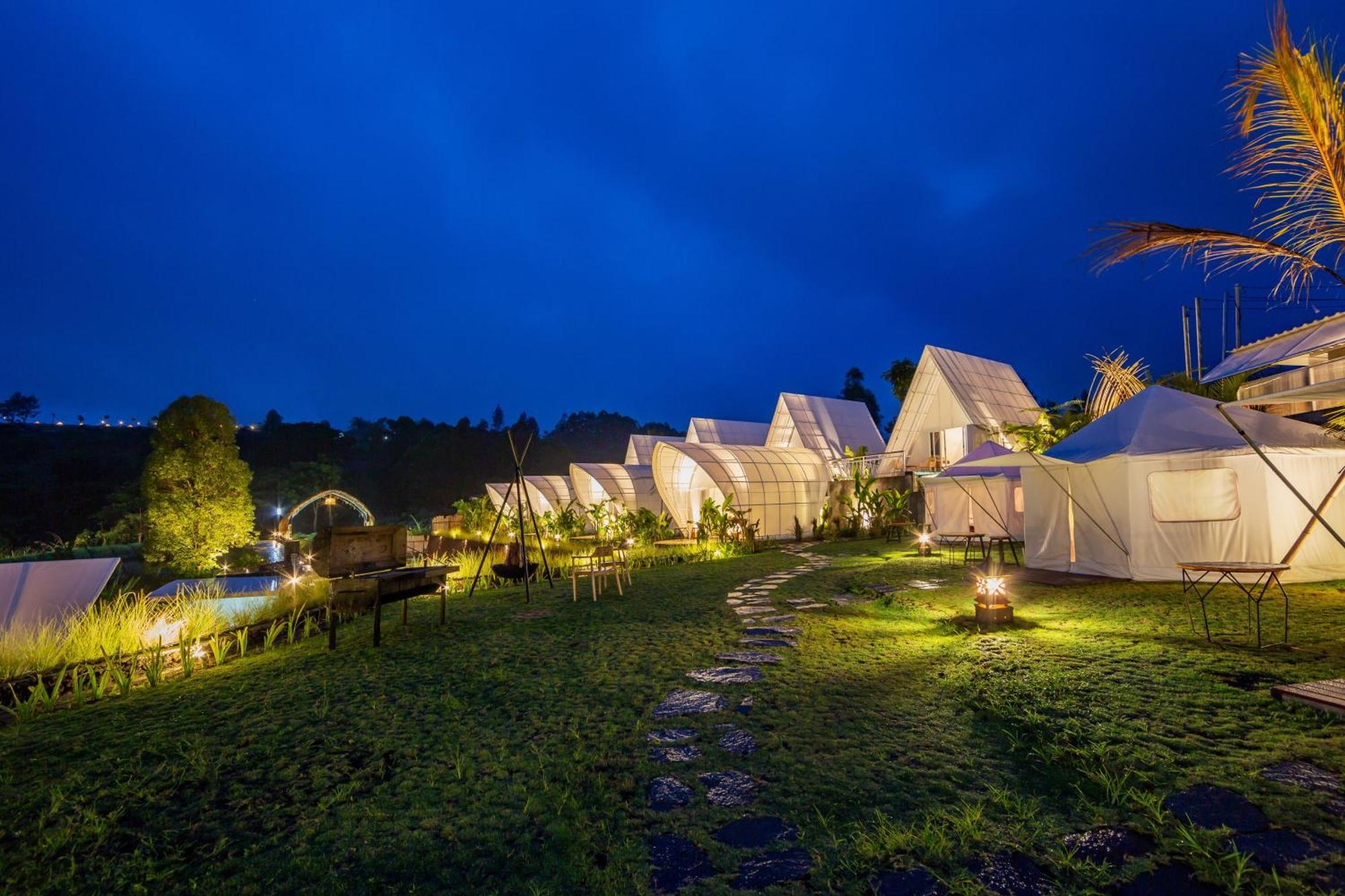 The Dewi Luxury Glamping And Natural Hotspring Luxury tent