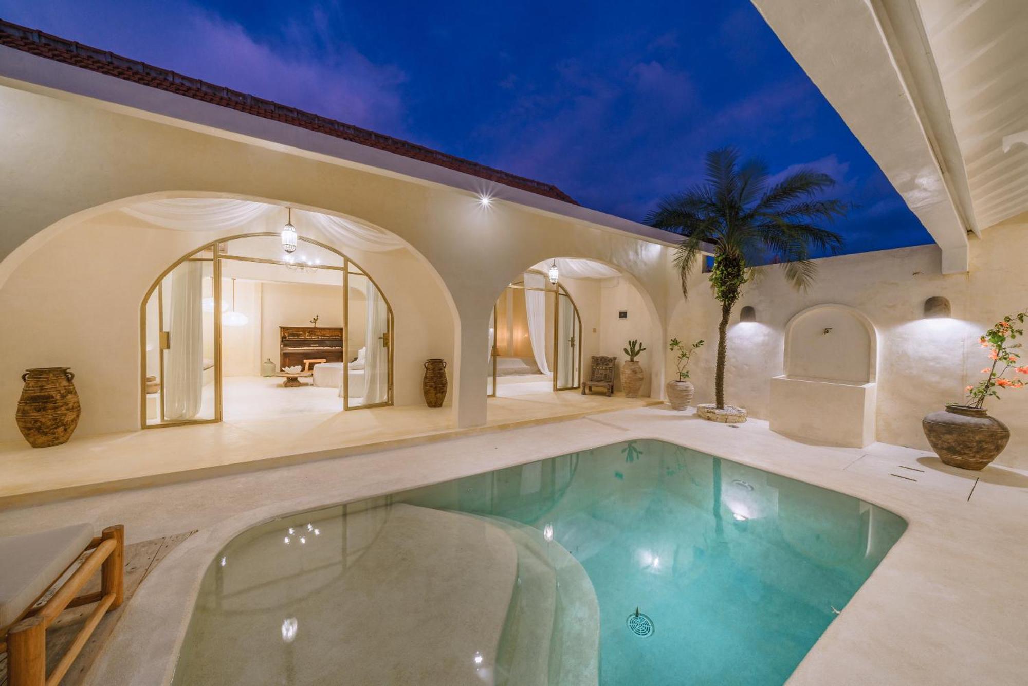 Stella: 2br Vibrant Mediterranean Oasis