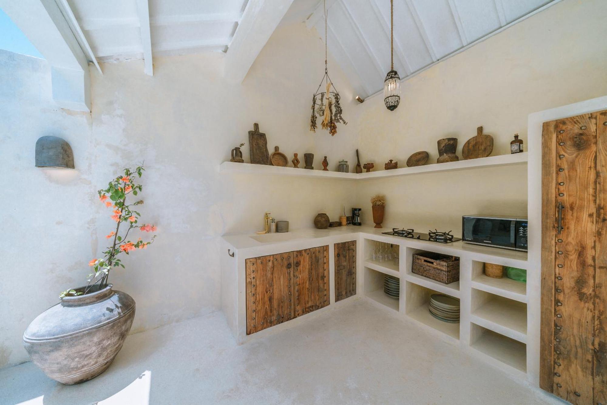 Stella: 2br Vibrant Mediterranean Oasis *