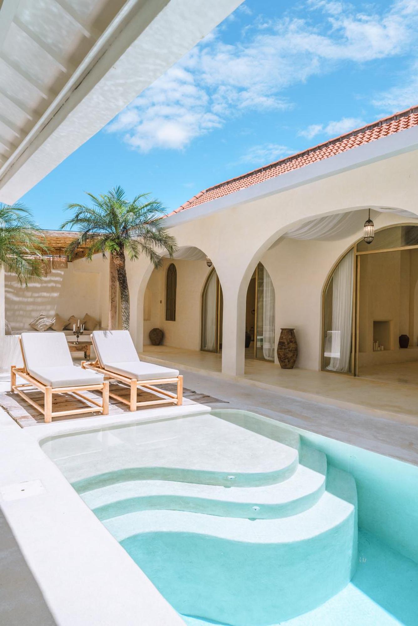 Stella: 2br Vibrant Mediterranean Oasis