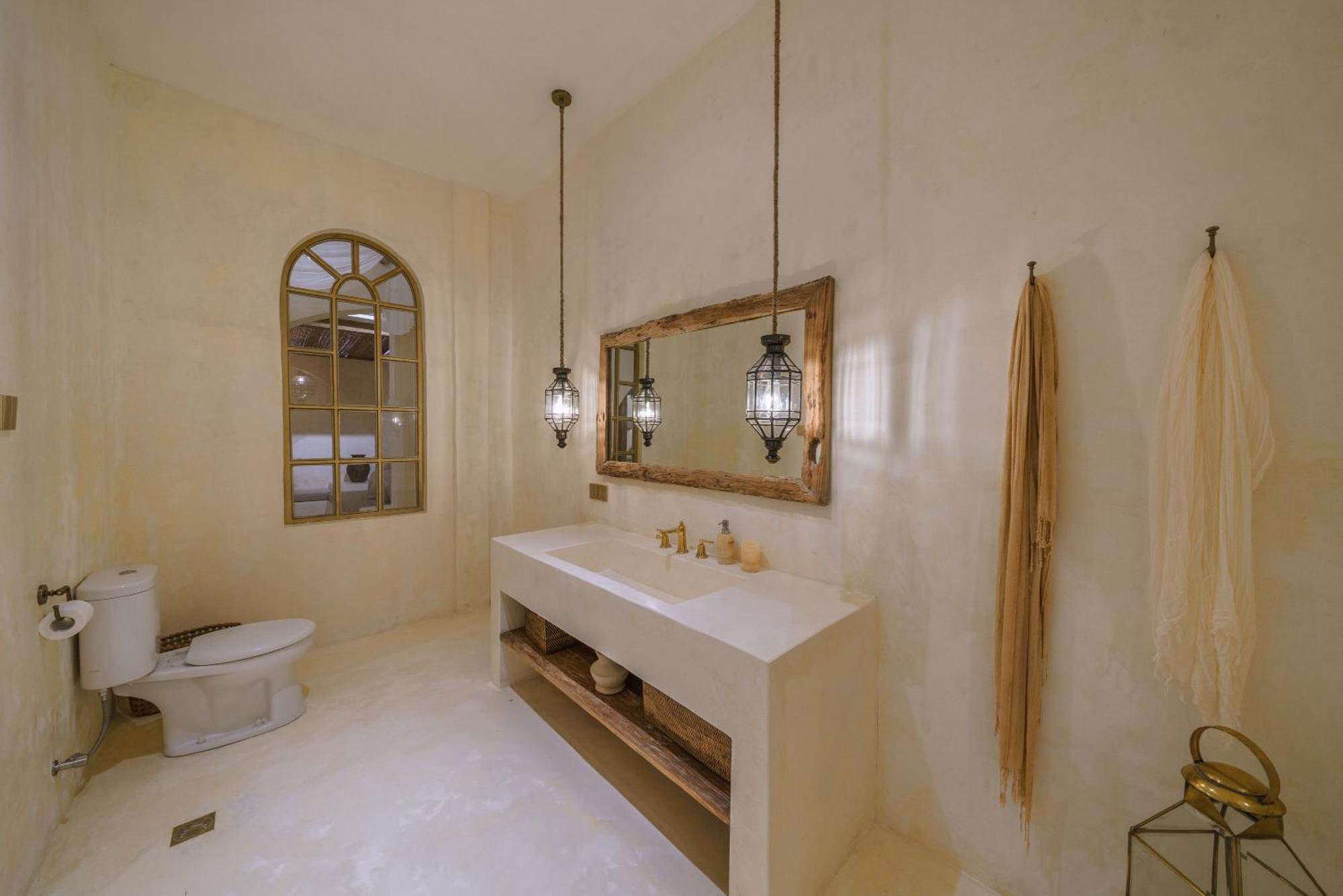 Stella: 2br Vibrant Mediterranean Oasis