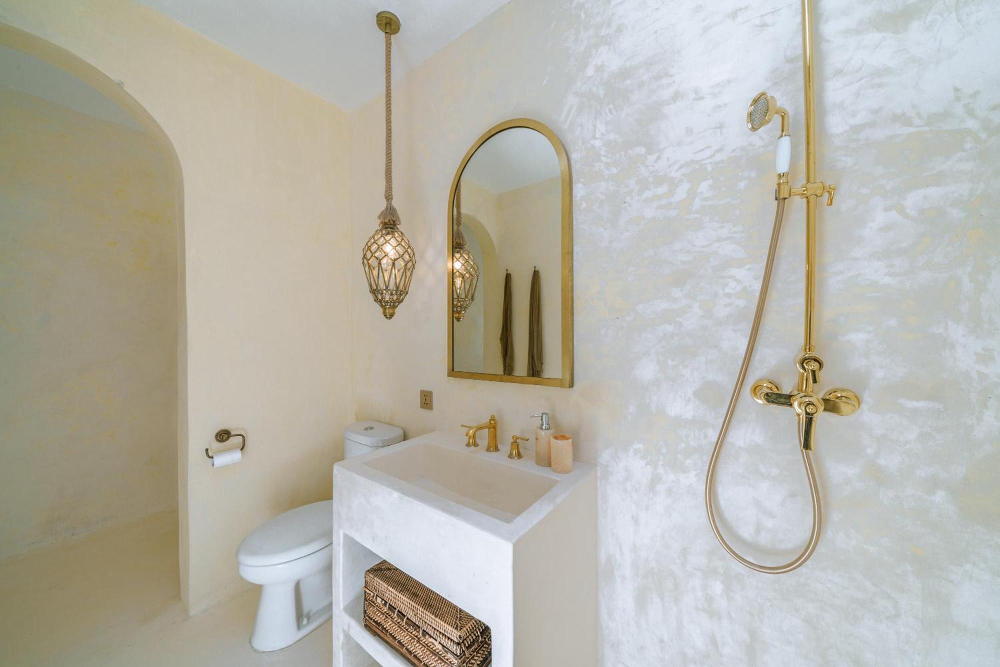 Stella: 2br Vibrant Mediterranean Oasis