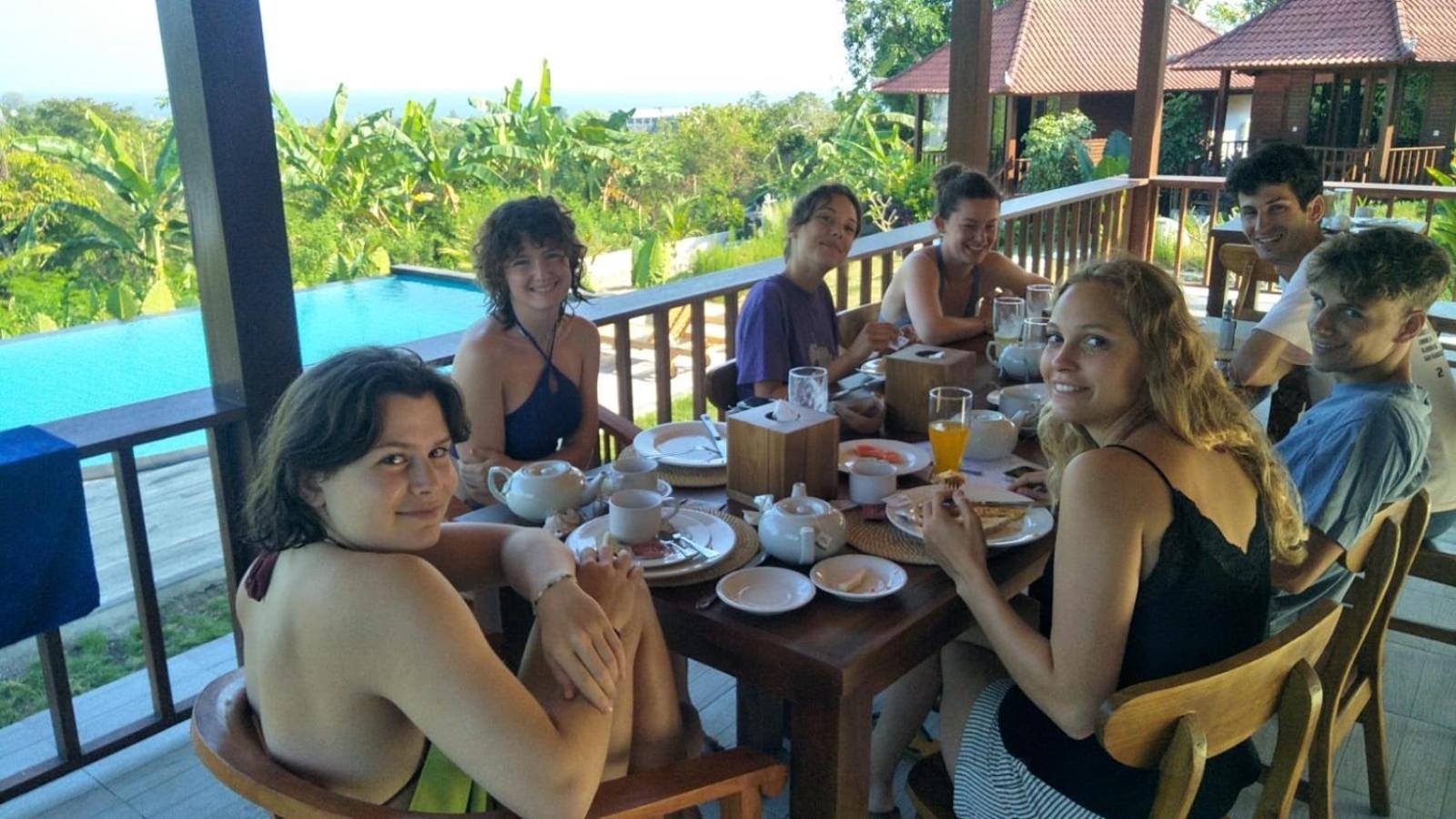 Sunset Hill Hotel