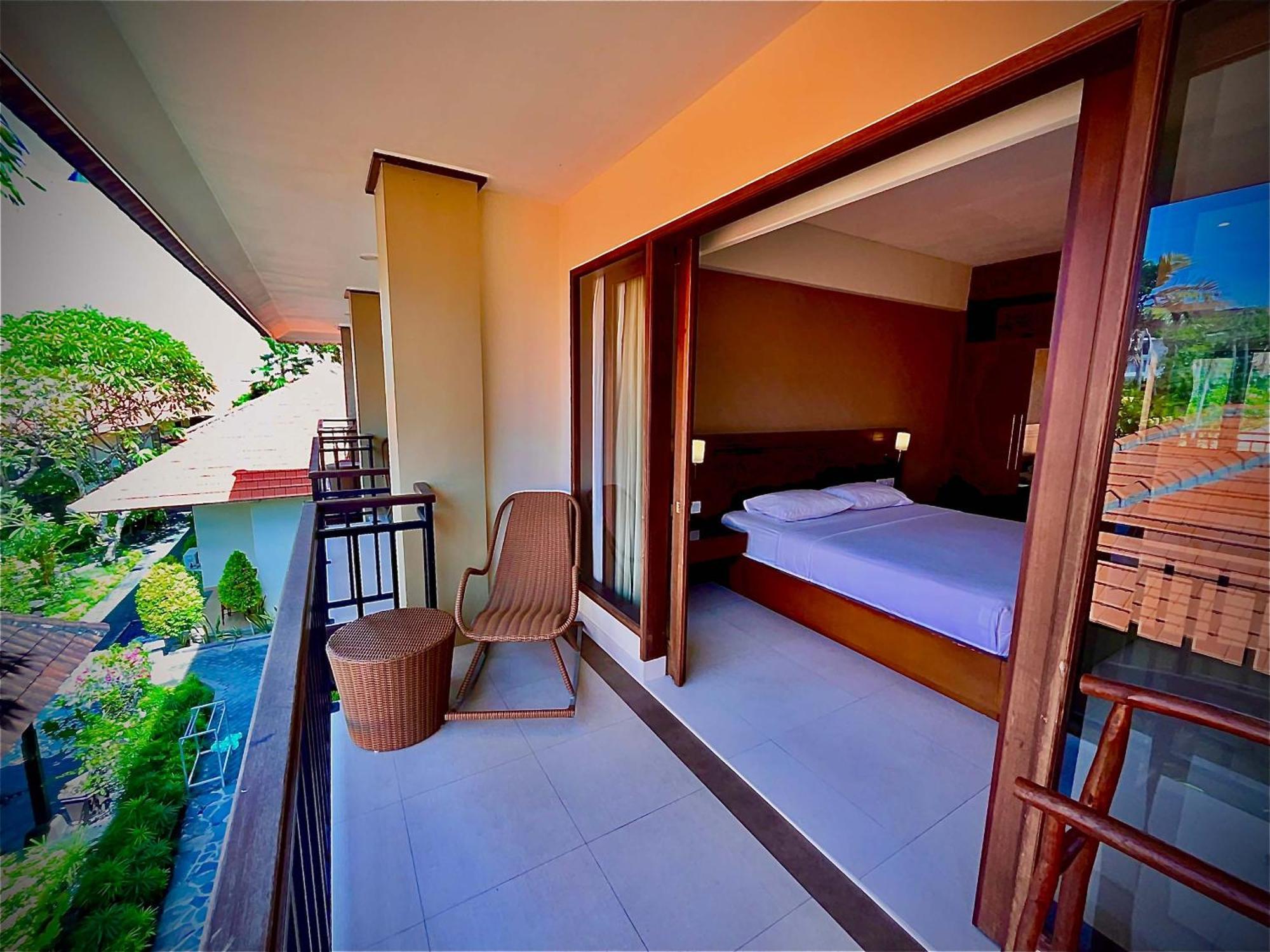 Yulia Kuta Kuta (Bali)