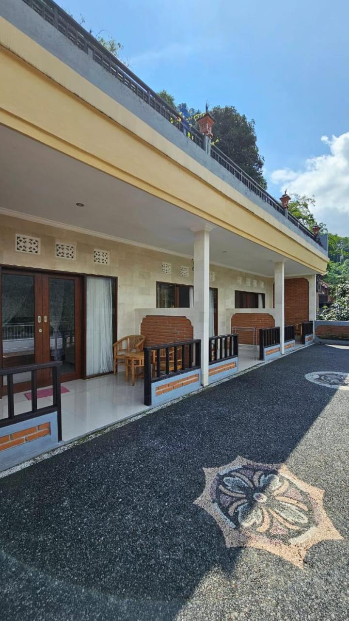 Nadya Homestay *