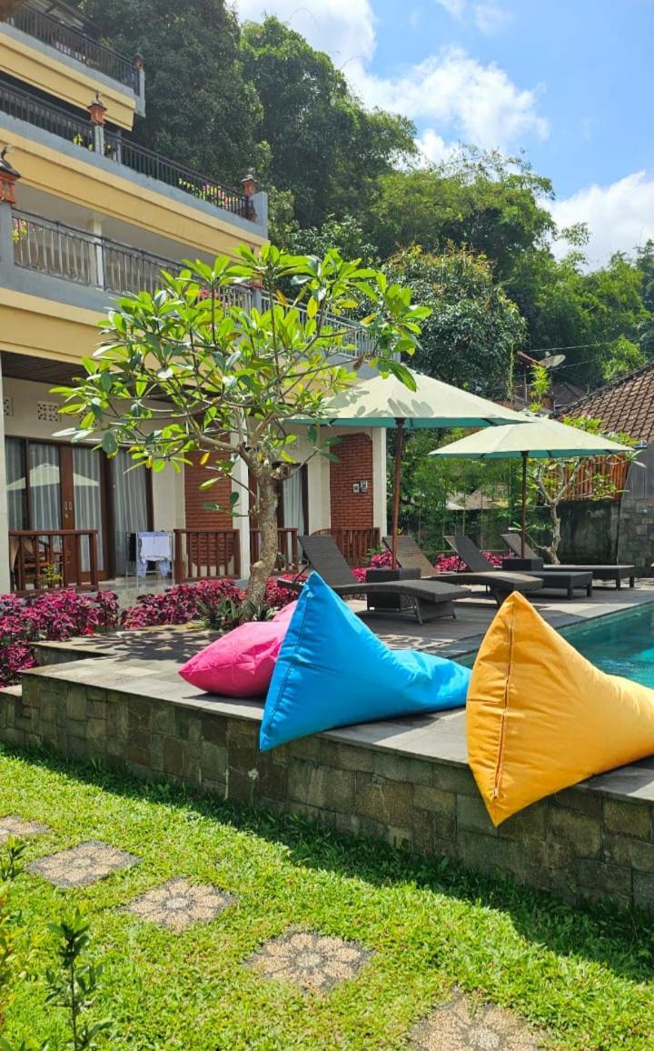 Homestay Nadya *