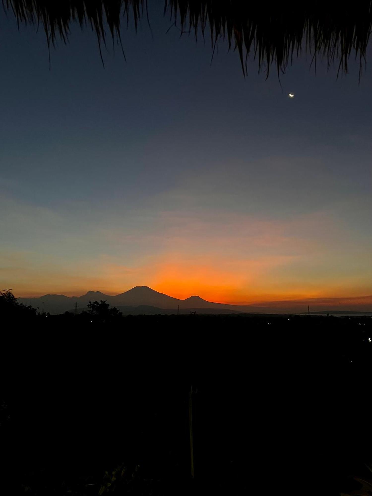 Hotel Menjangan Hill 3*