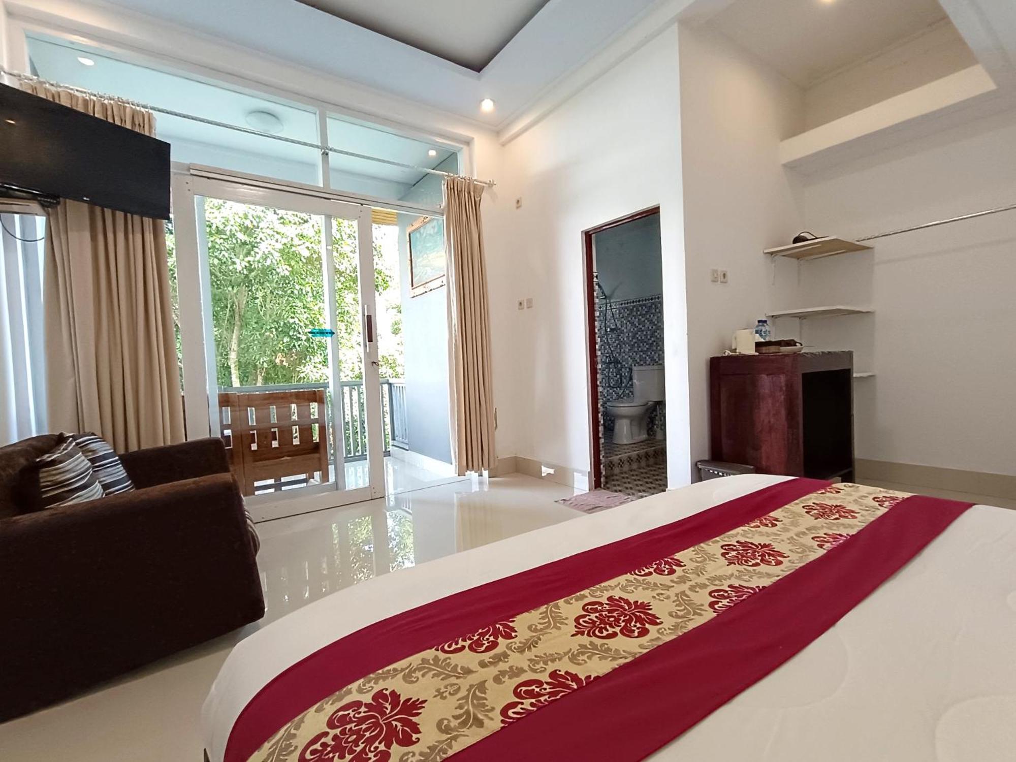 La Montana Homestay *