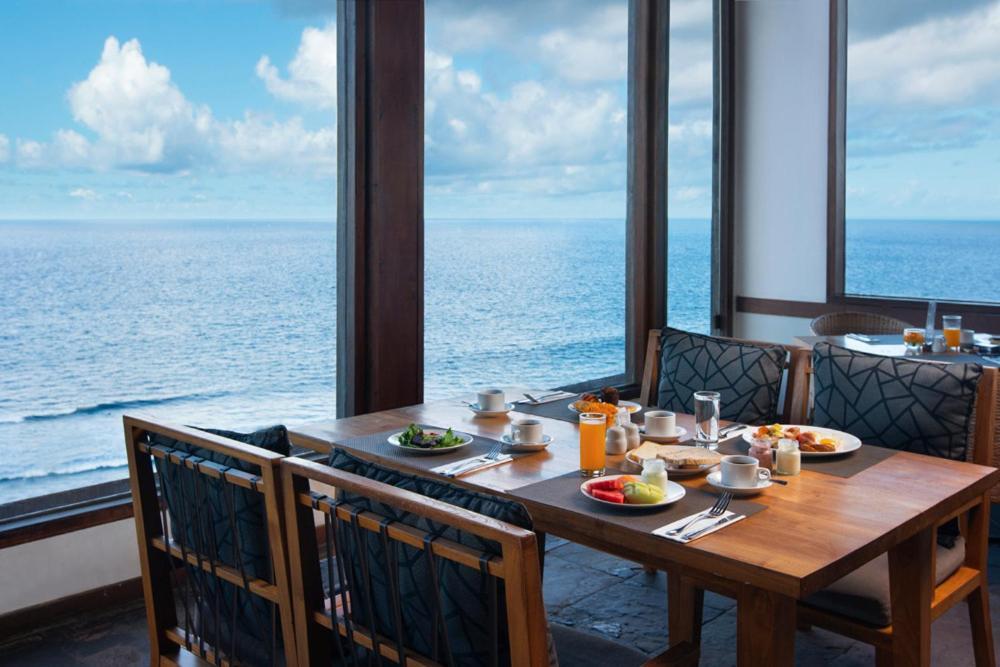 Blue Point And Uluwatu (Bali)