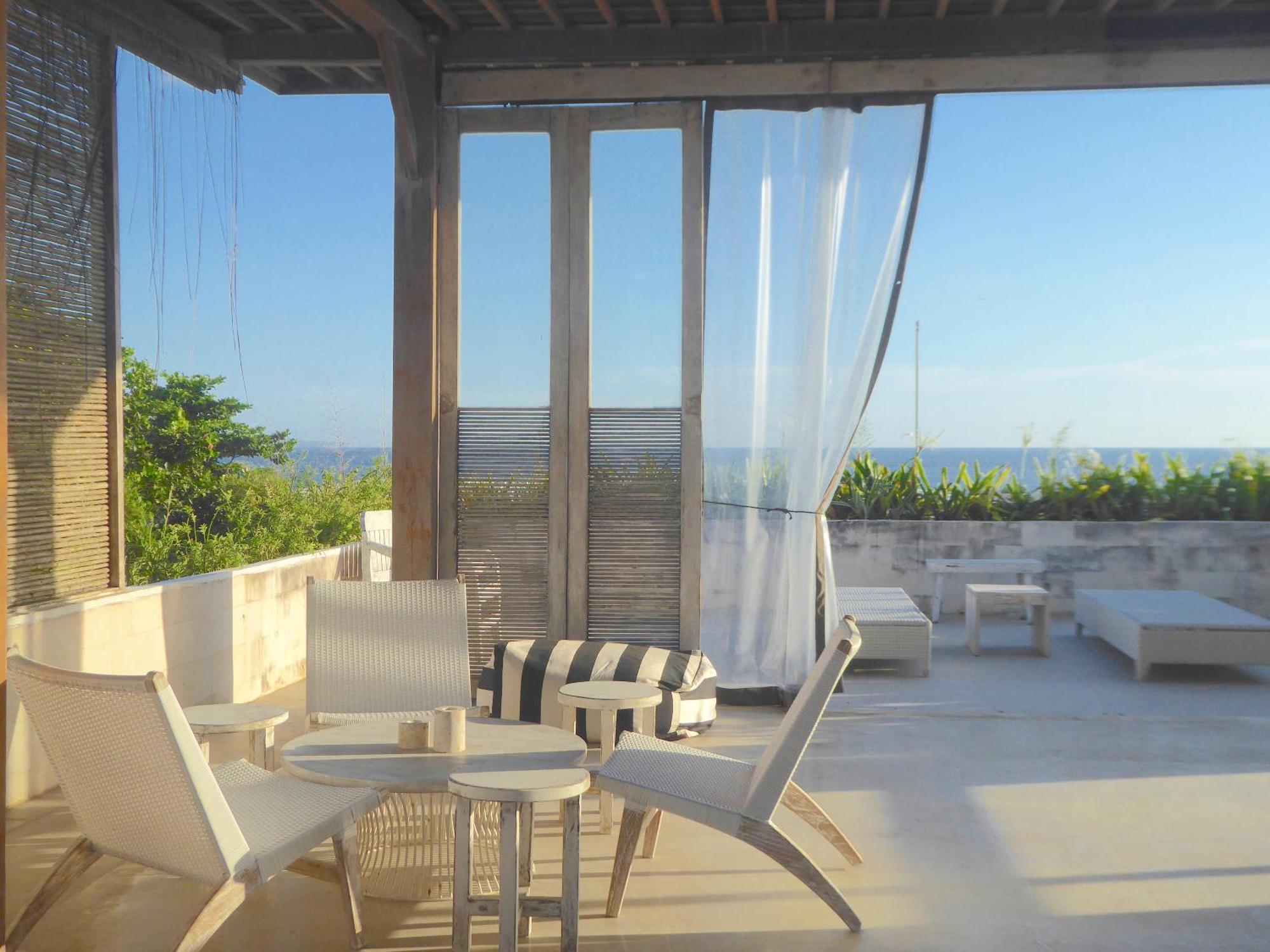 Bali Luxe Beachfront Rooftop Sunsets *