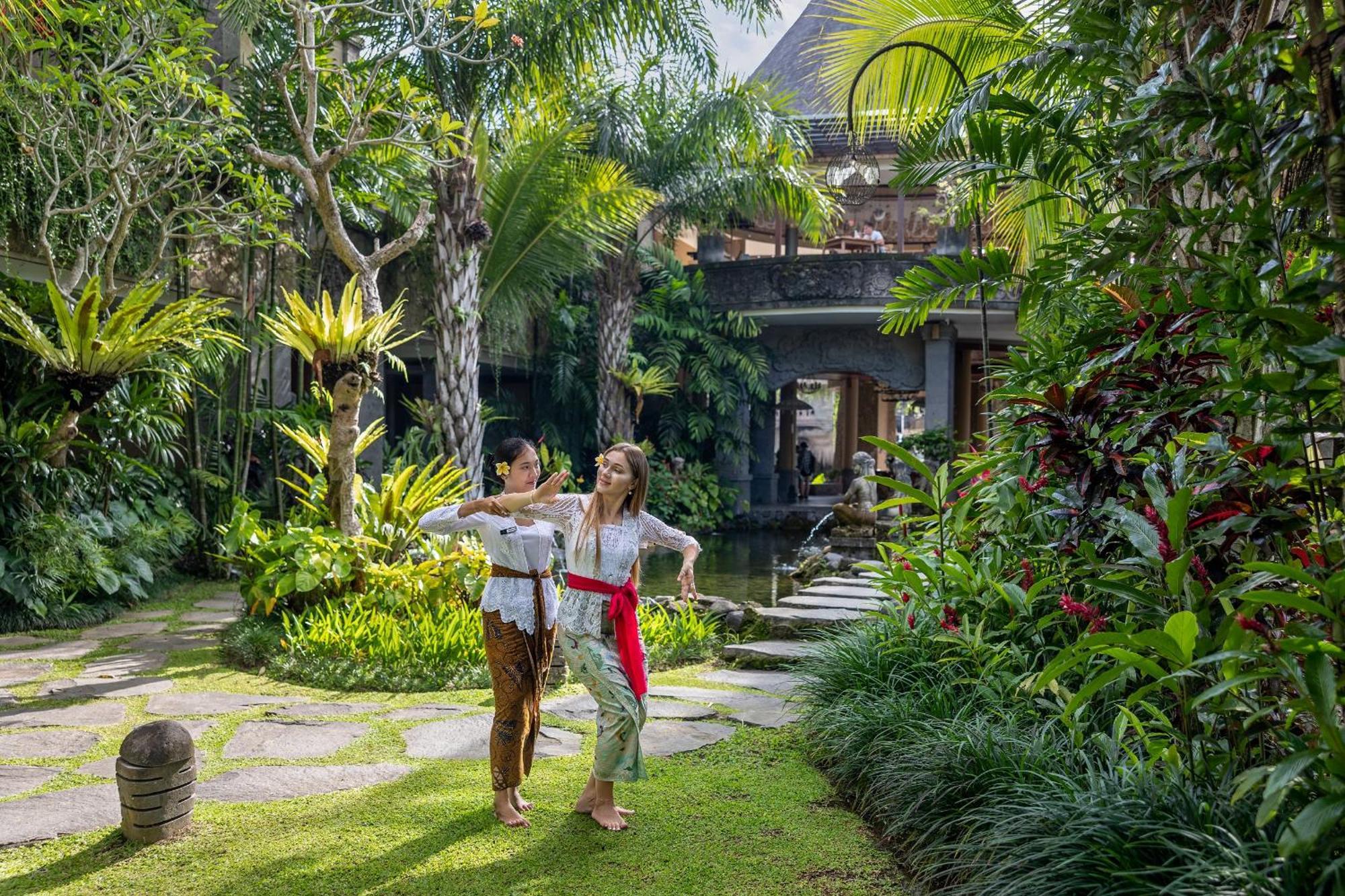 The Sankara And By Pramana Resor 4*