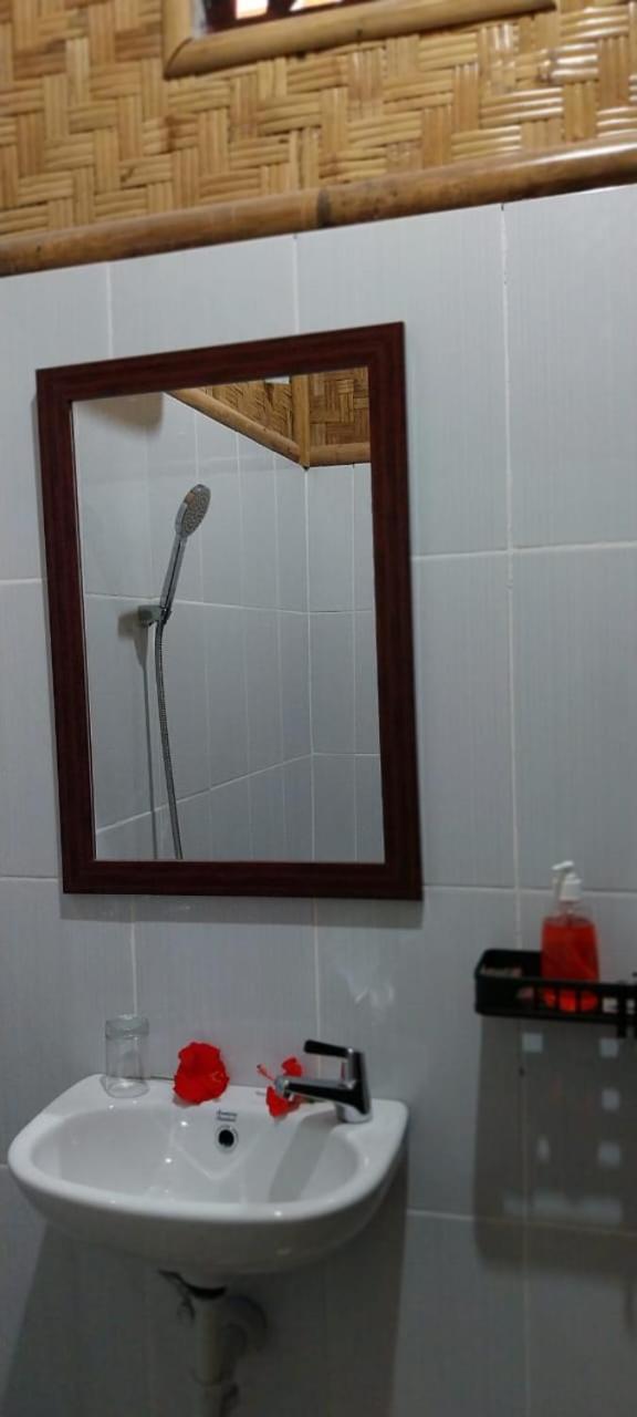 Sapta Sallaca Selat