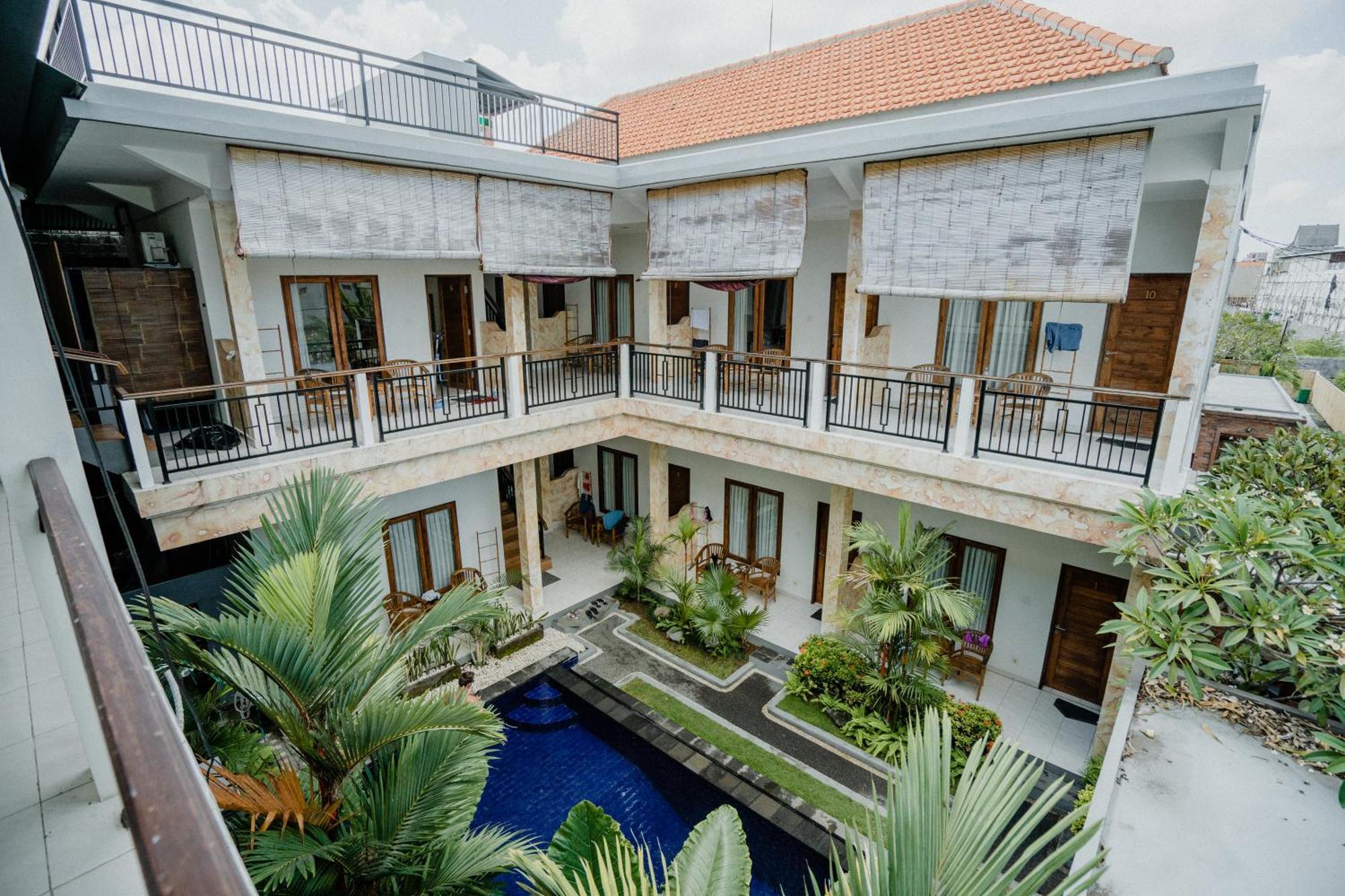 Kayuma House 3*