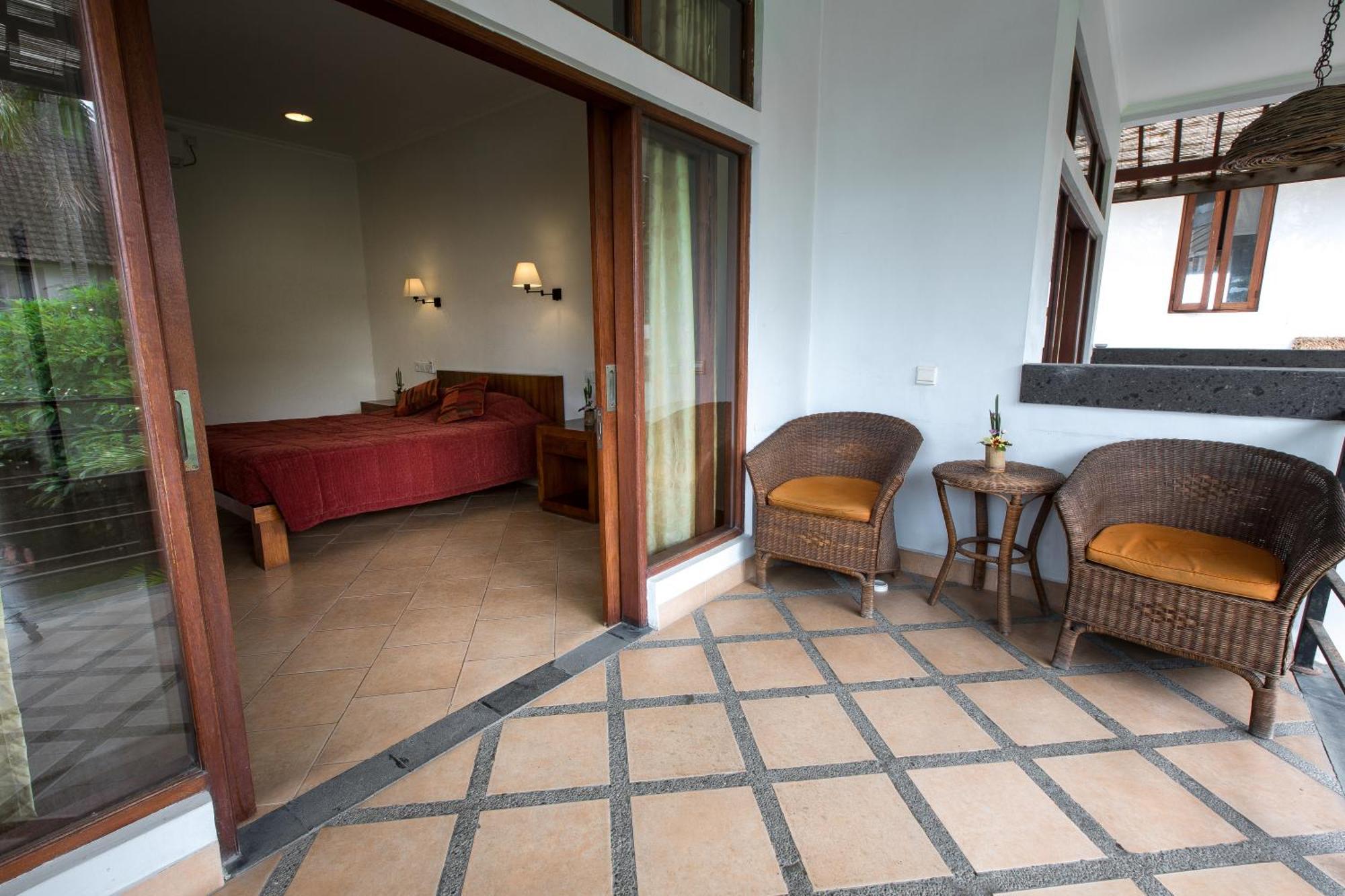 Hotel Ecosfera Hotel, Yoga & 3*