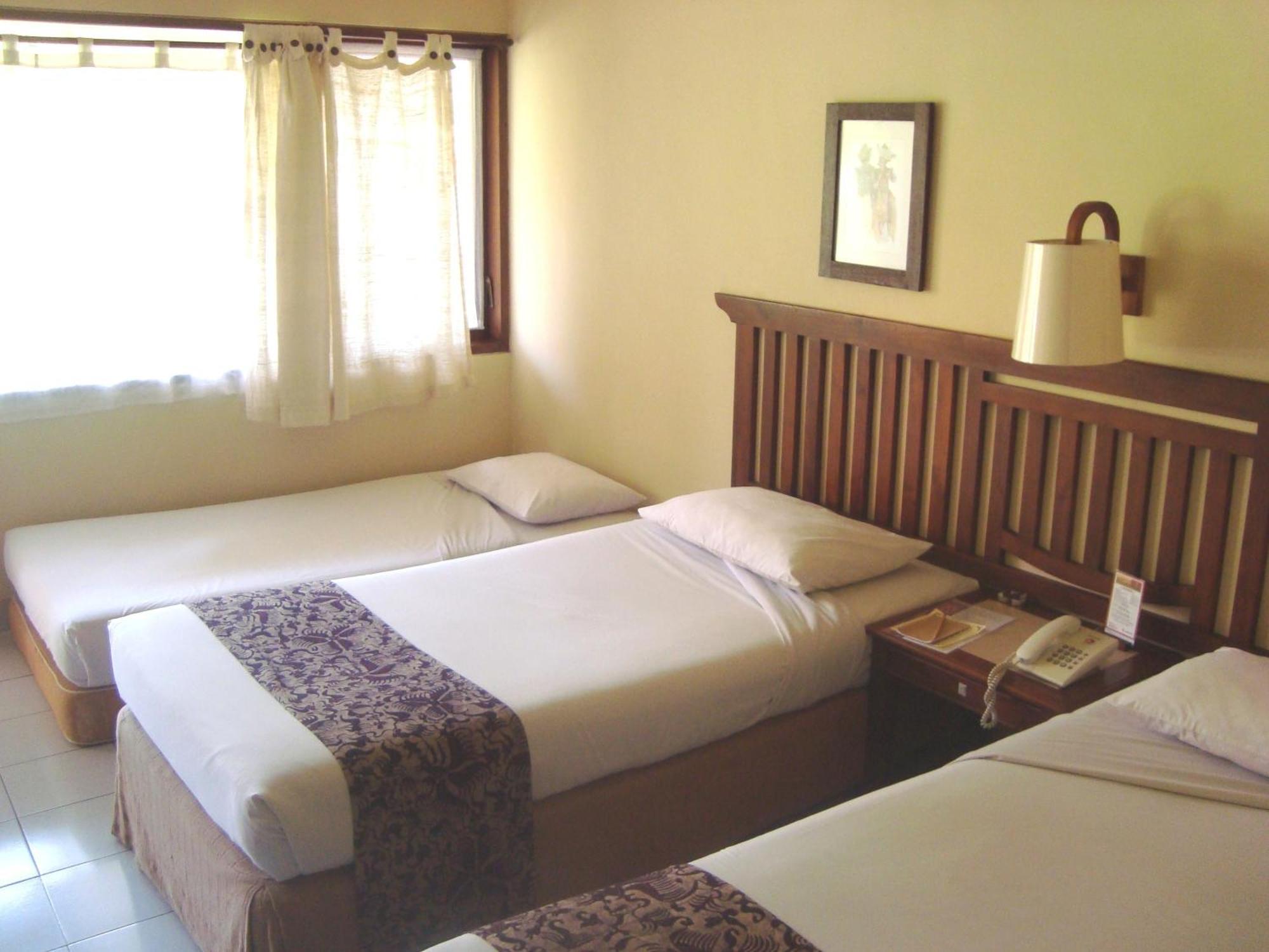 Besakih Beach Hotel 3*