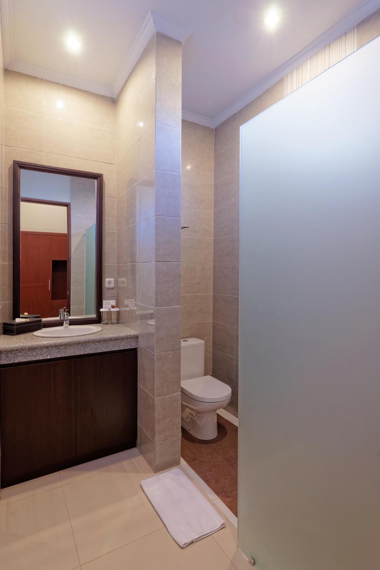 U Tube Hotel 3*