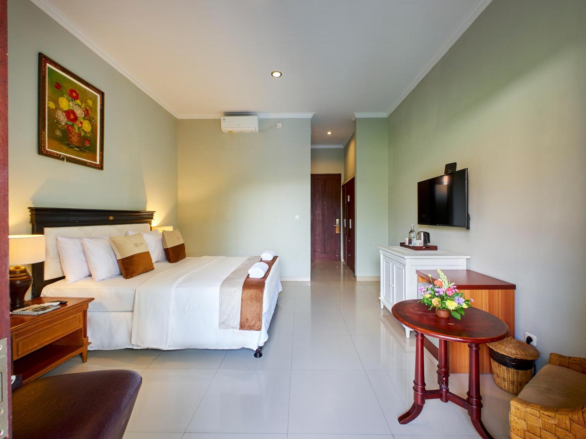 Hotel U Tube 3*