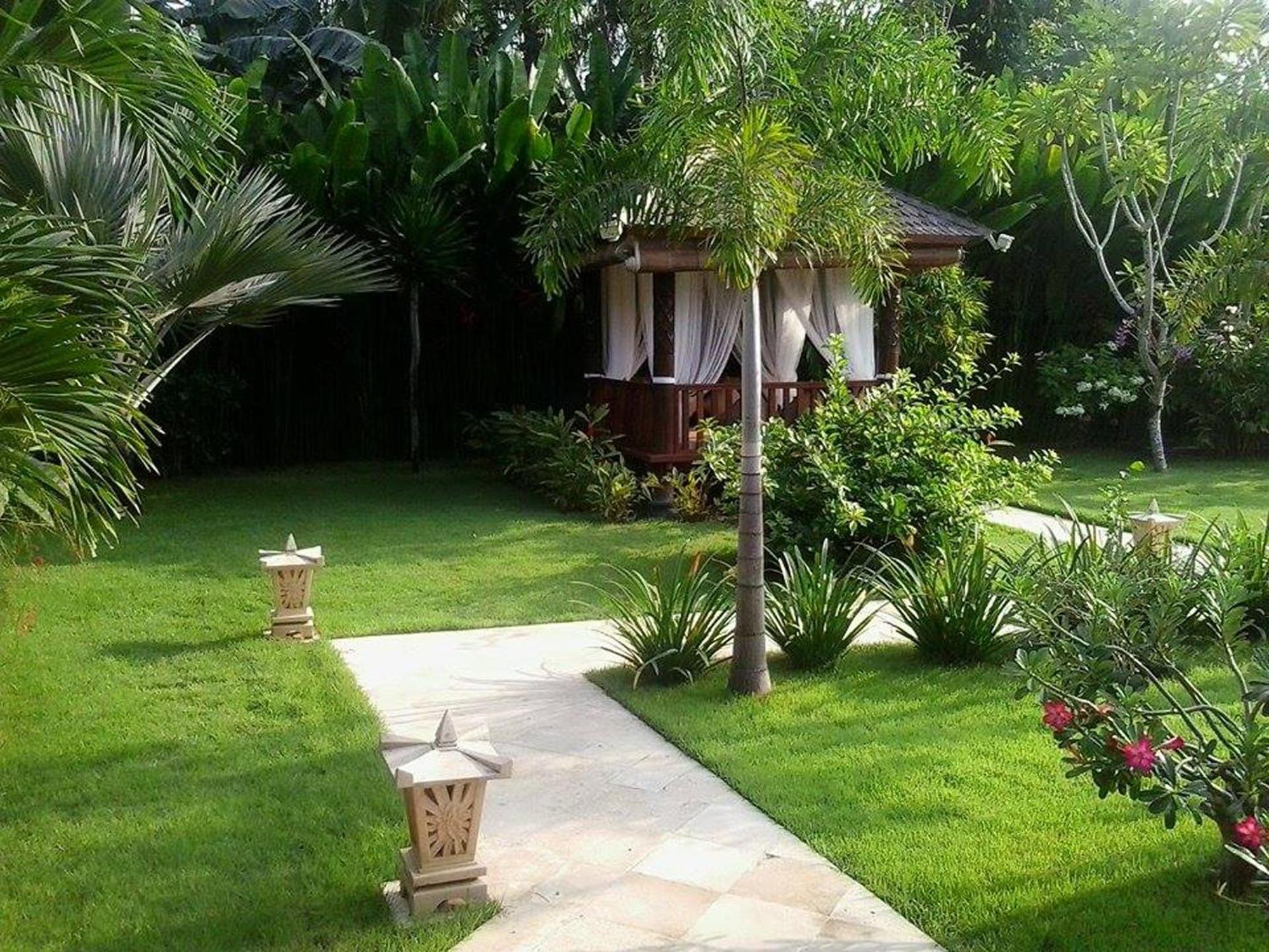 Gusmania Candi Dasa (Bali)